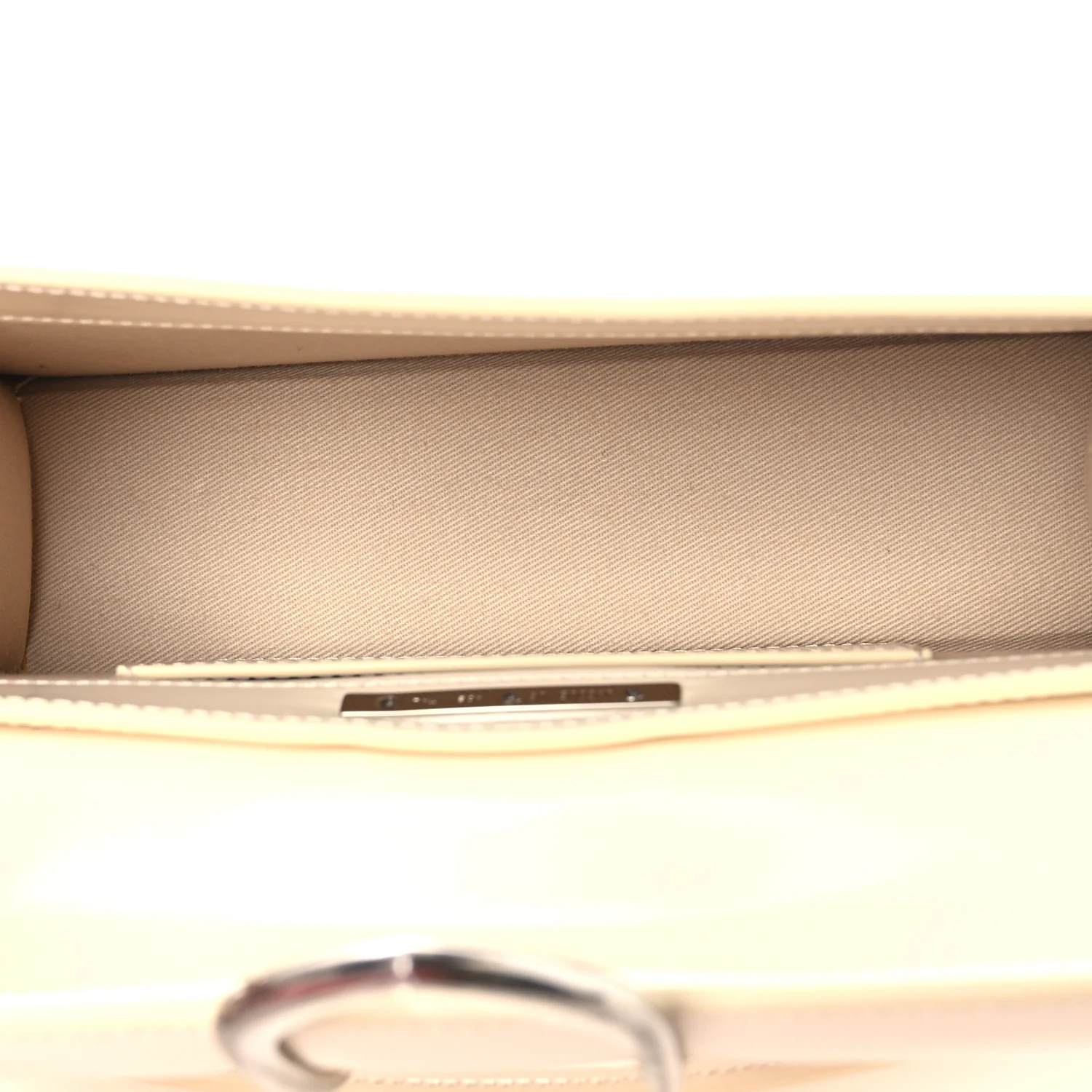 Smooth Calfskin Metal Flap Le Grand Bambino Light Ivory - Image 5