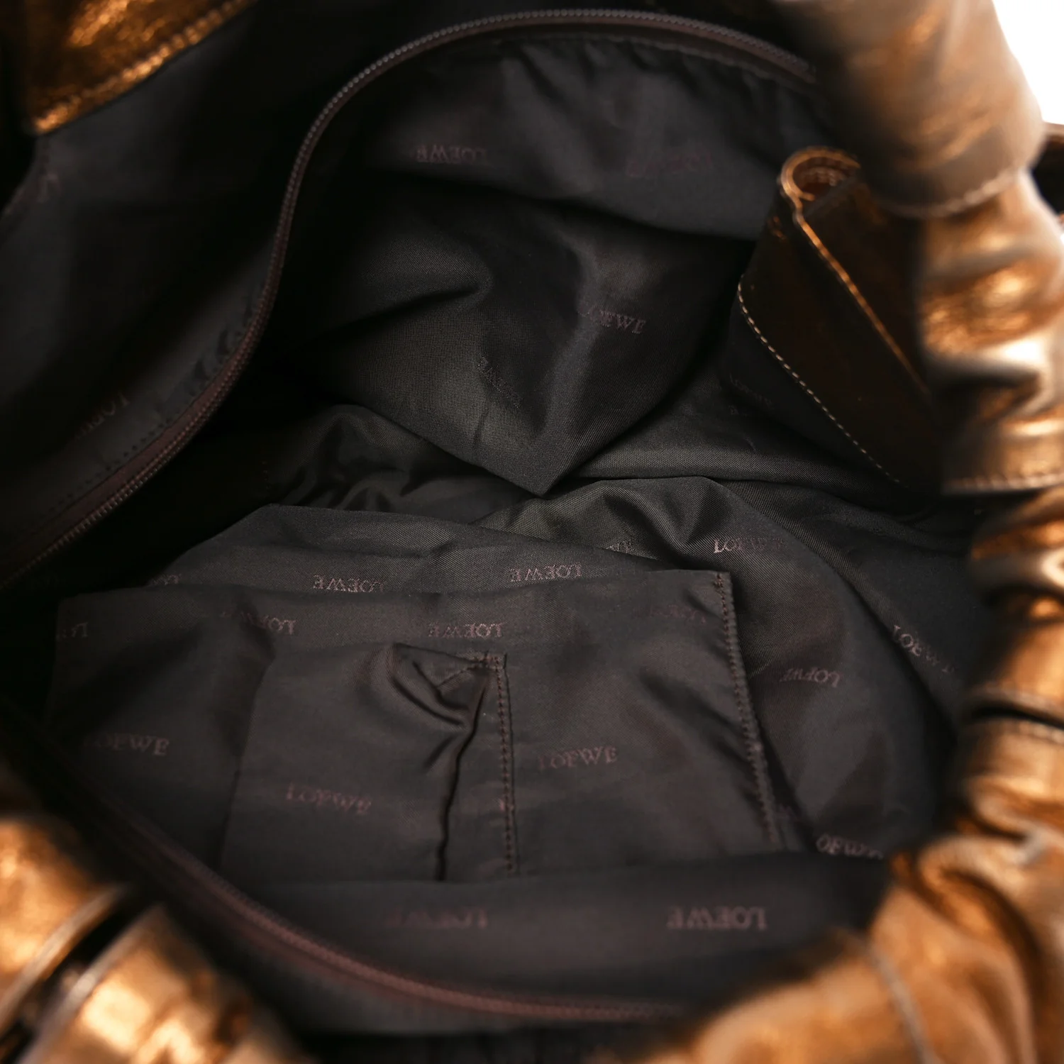 Metallic Nappa Aire Shoulder Bag Bronce - Image 5