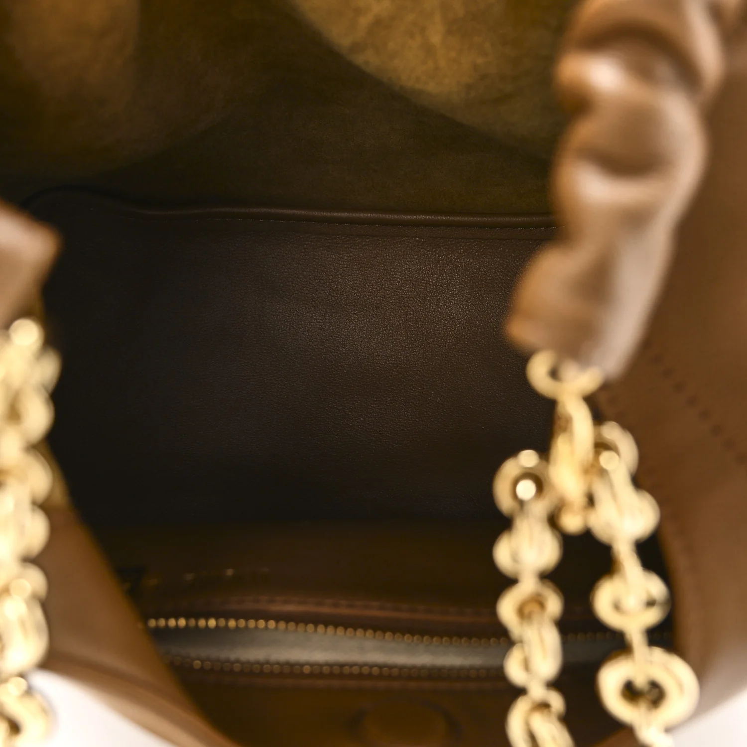 Nappa Small Squeeze Bag Oak - Image 5