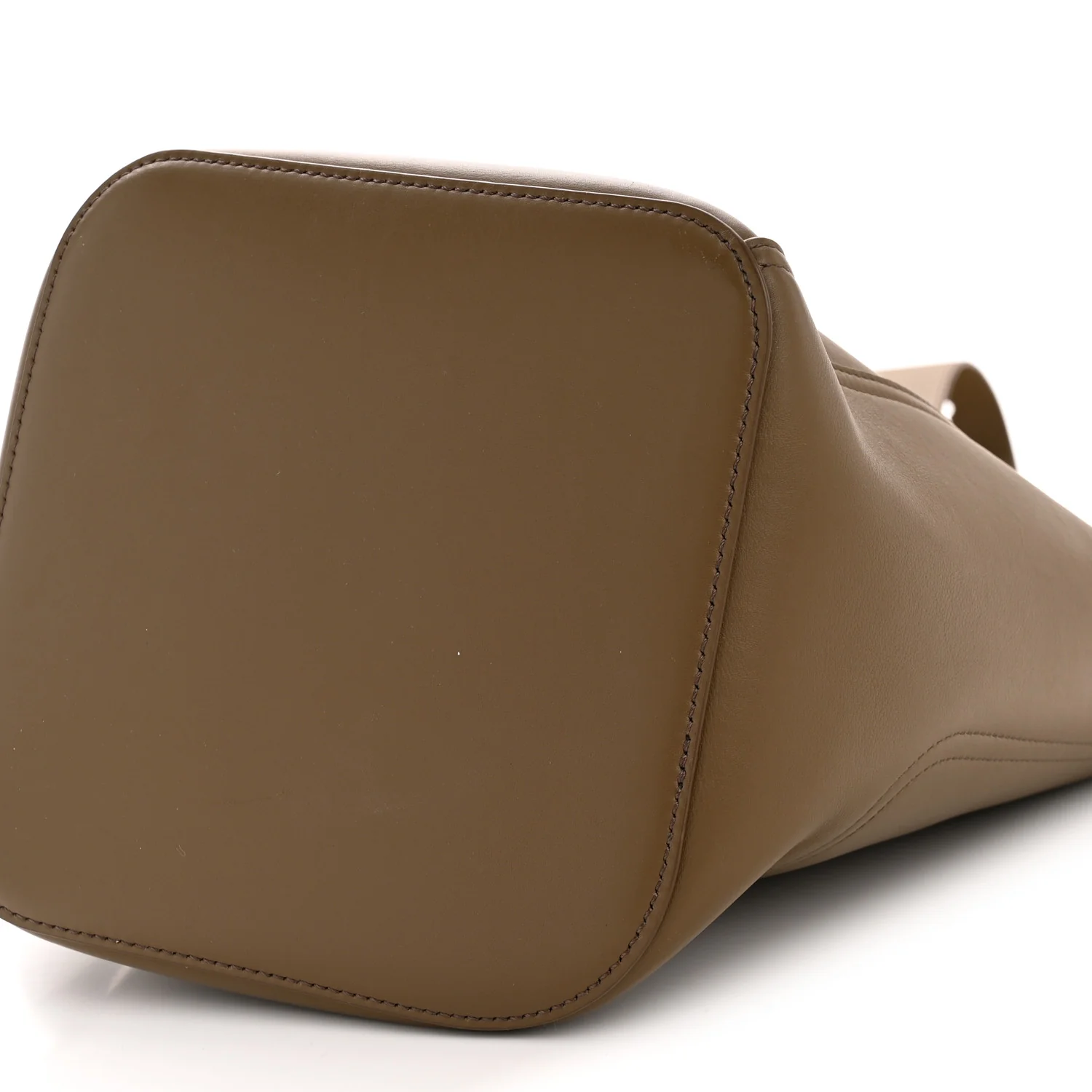 Smooth Calfskin Medium Pebble Bucket Bag Oak - Image 10