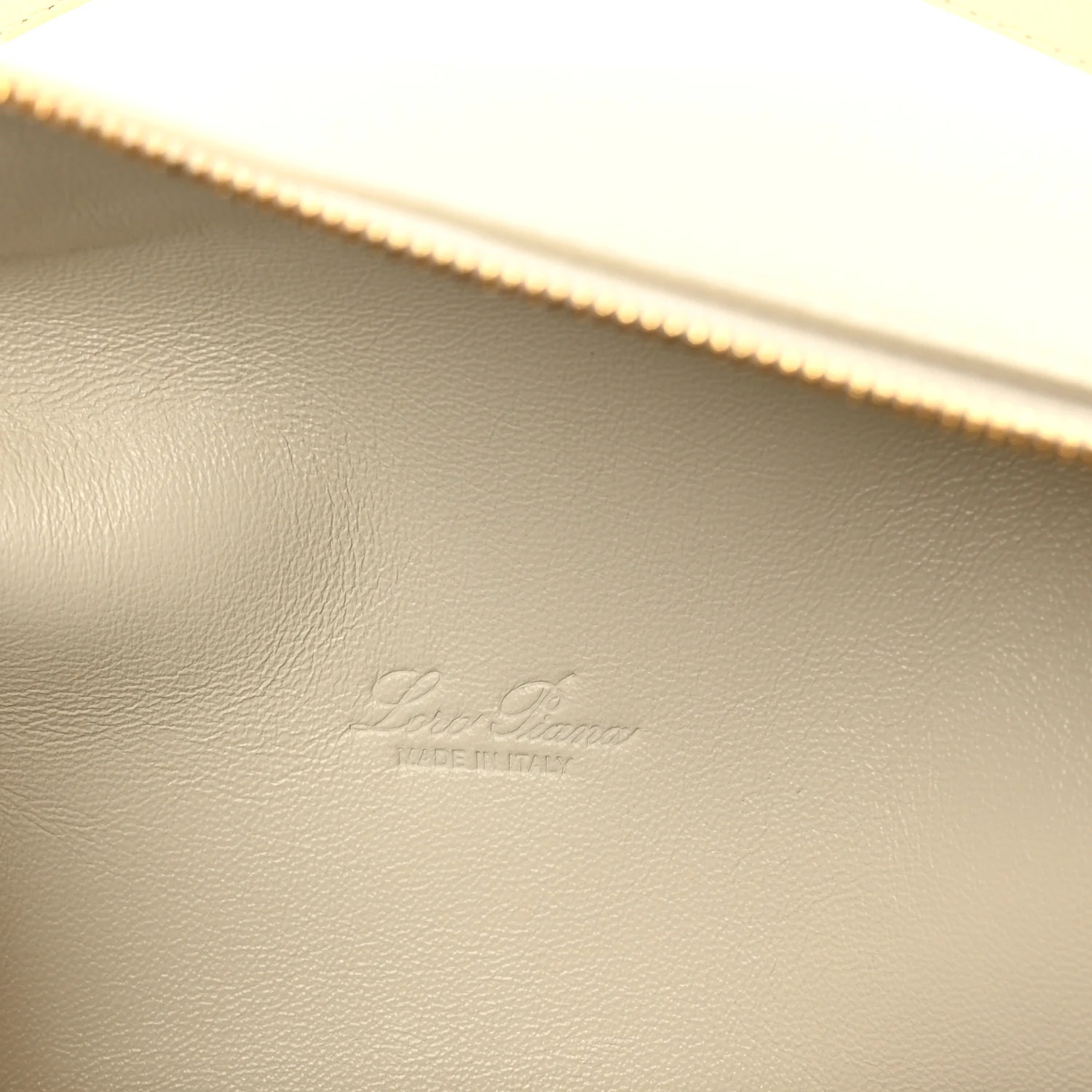 Grained Calfskin L27 Extra Pocket Pouch Whisper White - Image 6