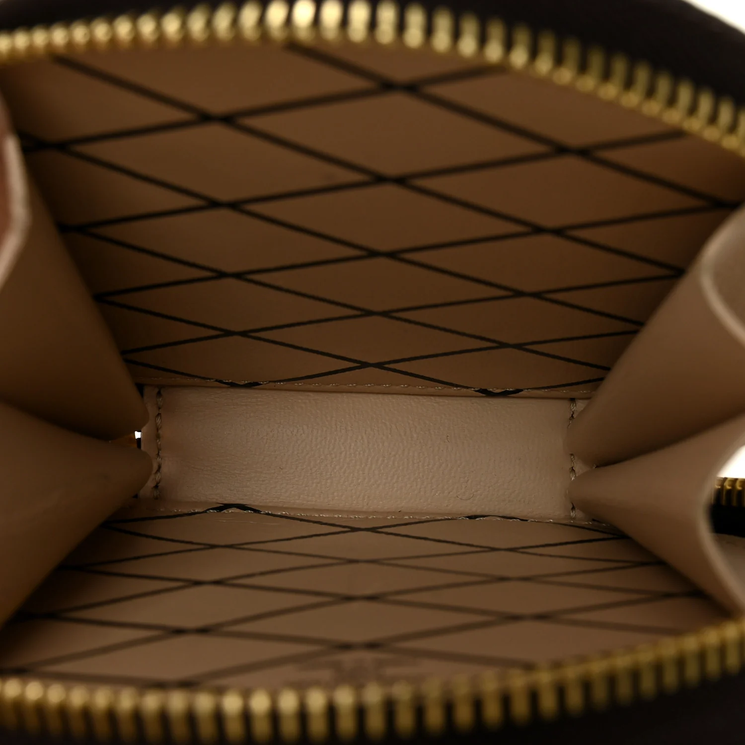 Calfskin Catogram Micro Boite Chapeau Marron - Image 5