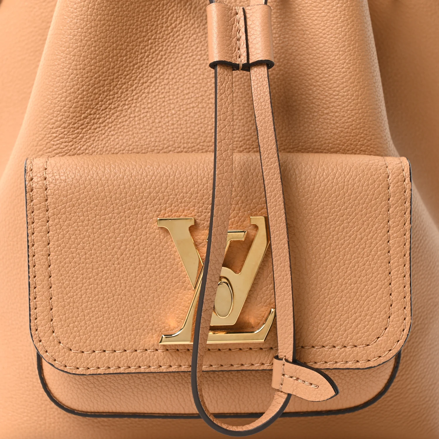 Calfskin Lockme Bucket MM Arizona Beige - Image 7