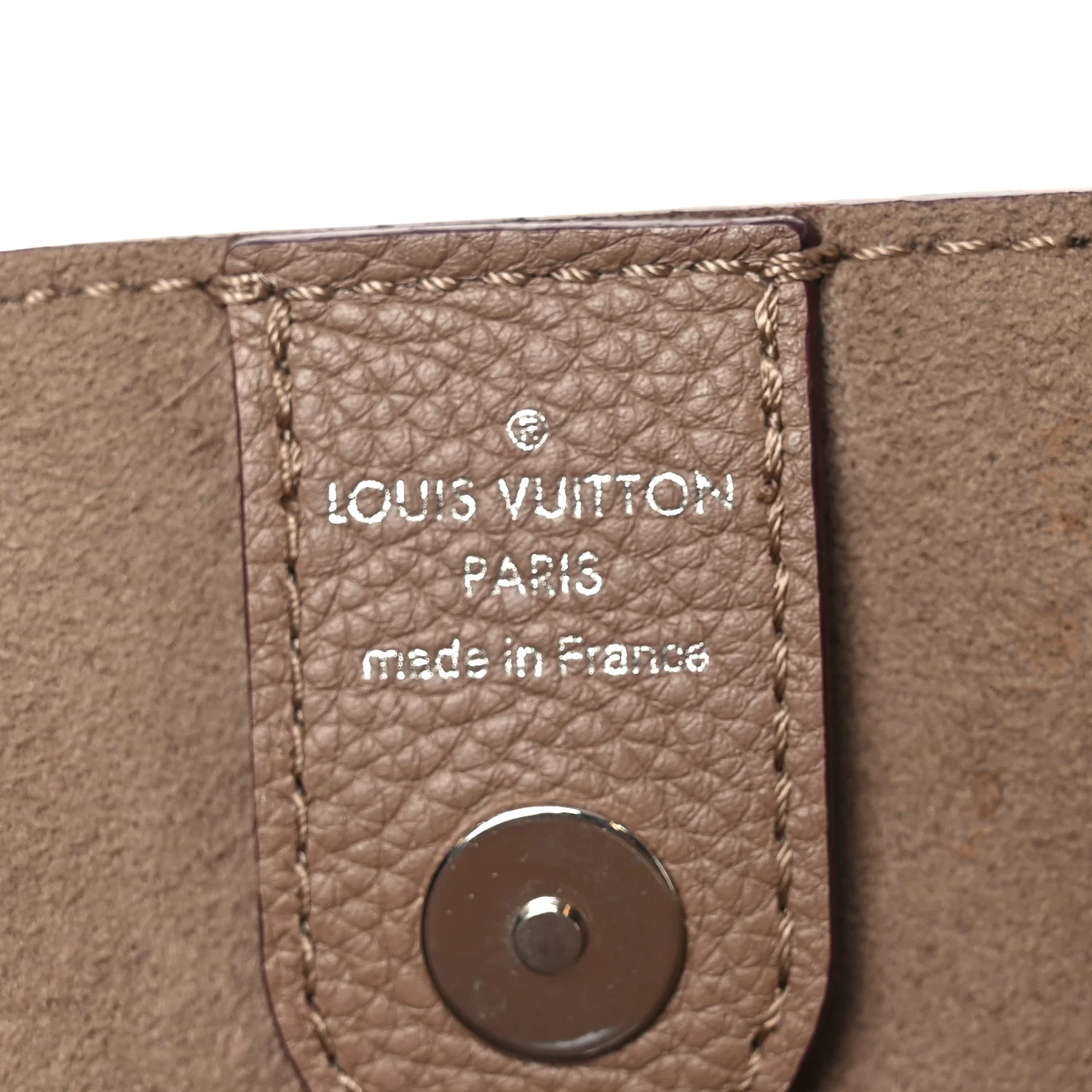 Calfskin Lockmeto Taupe Glace - Image 6