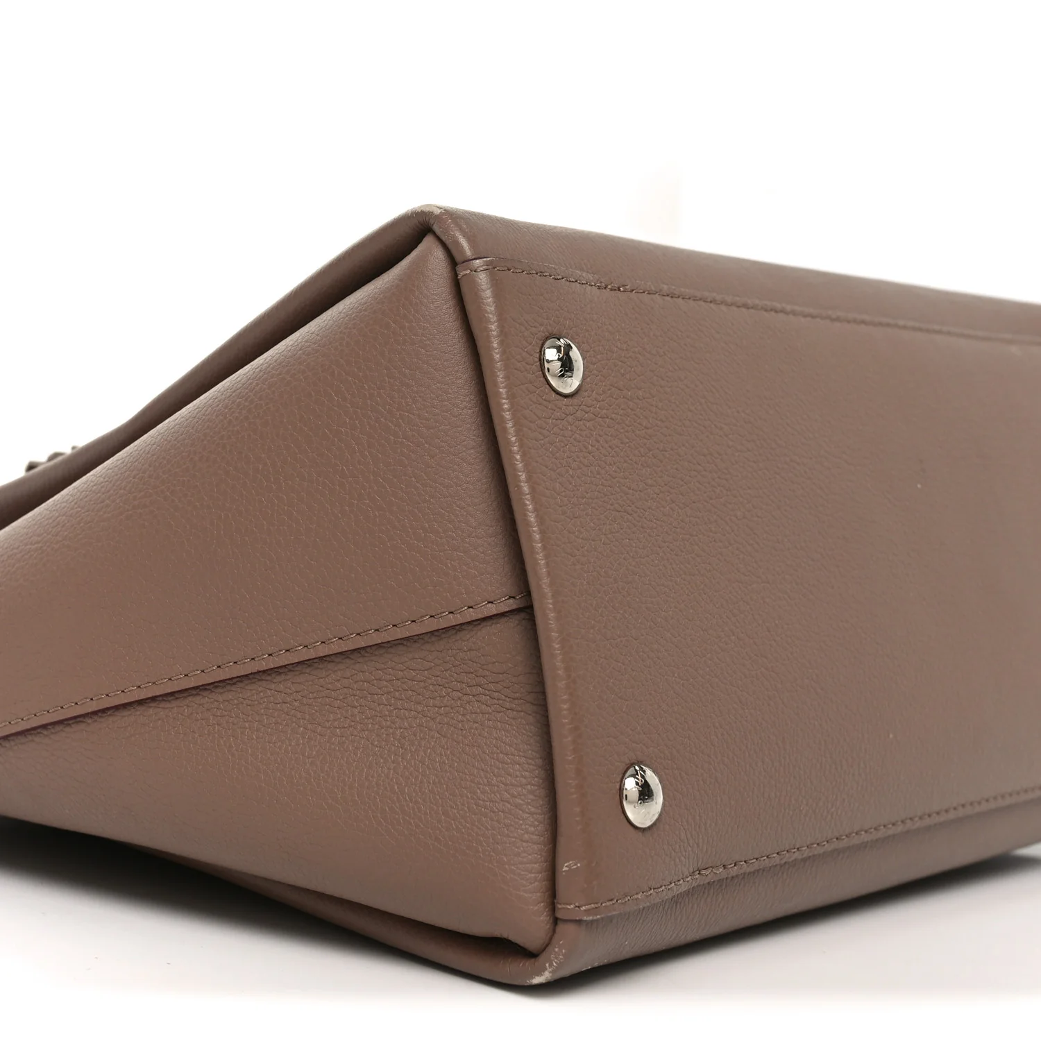 Calfskin Lockmeto Taupe Glace - Image 8