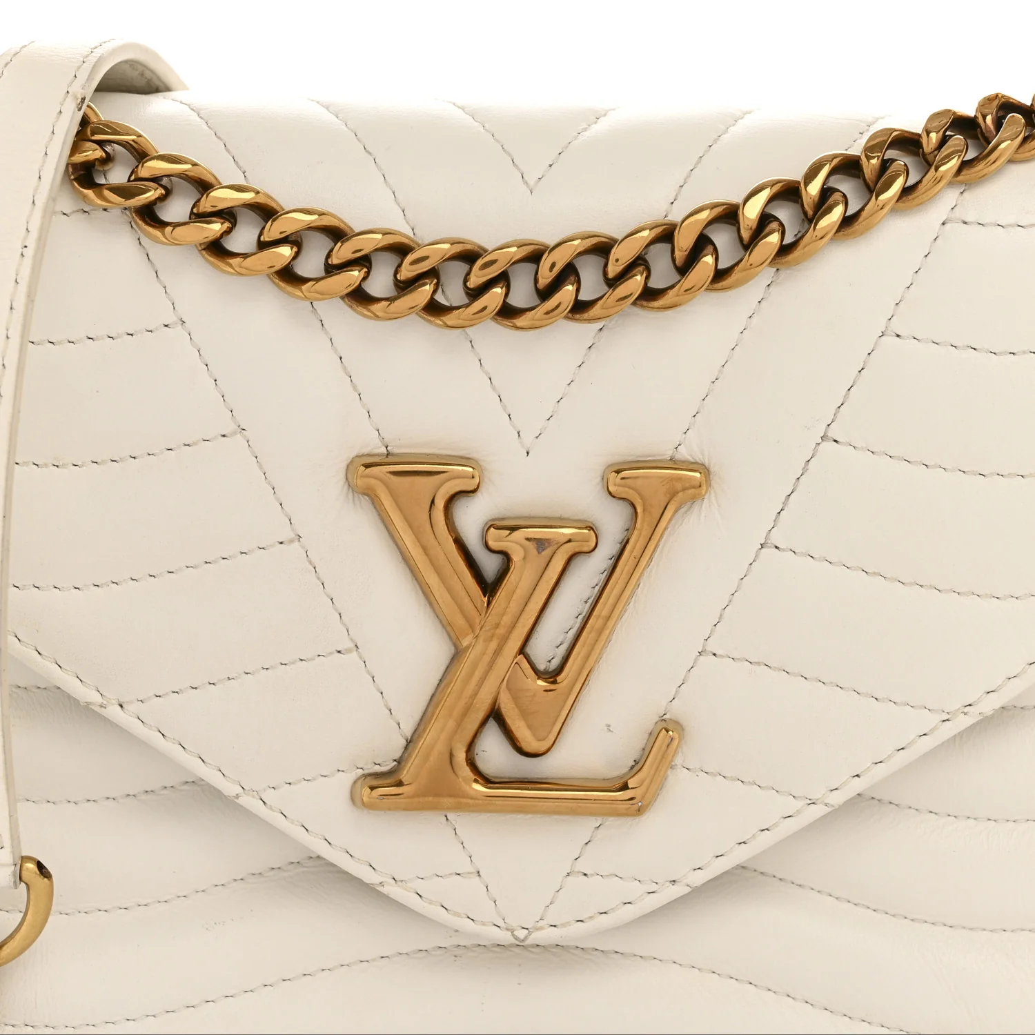 Calfskin New Wave Chain PM White - Image 8
