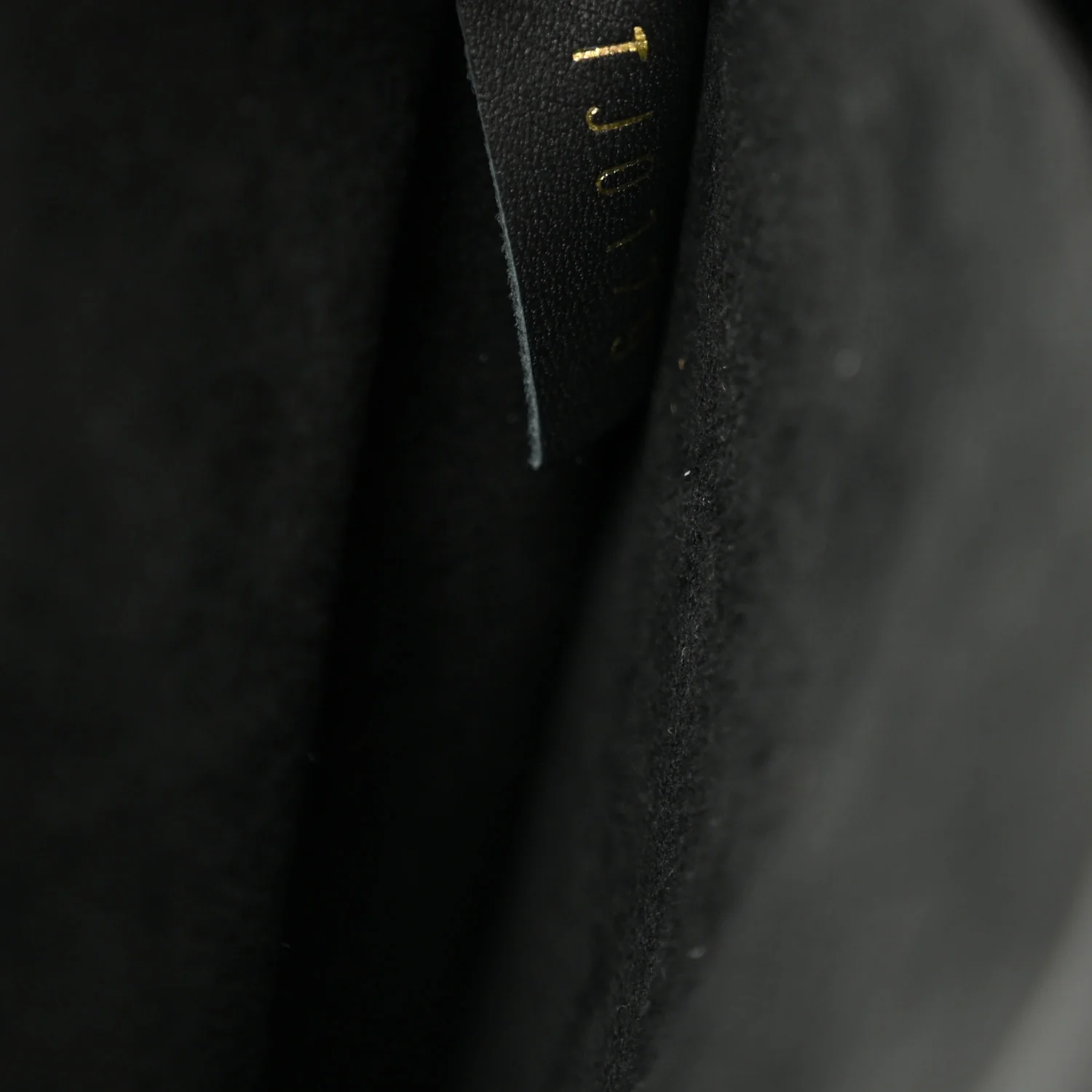 Calfskin New Wave Zipped Pochette Black - Image 7