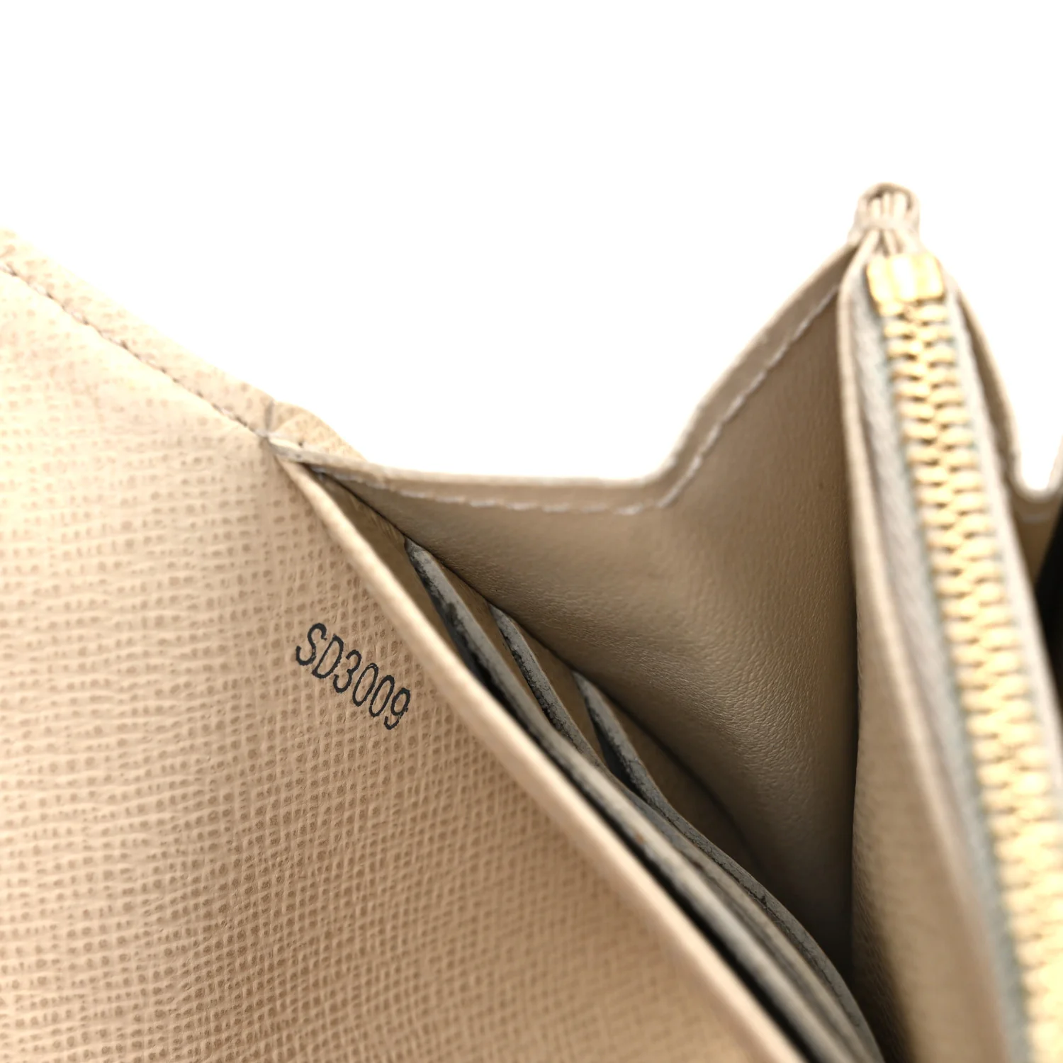 Damier Azur Sarah Wallet - Image 7