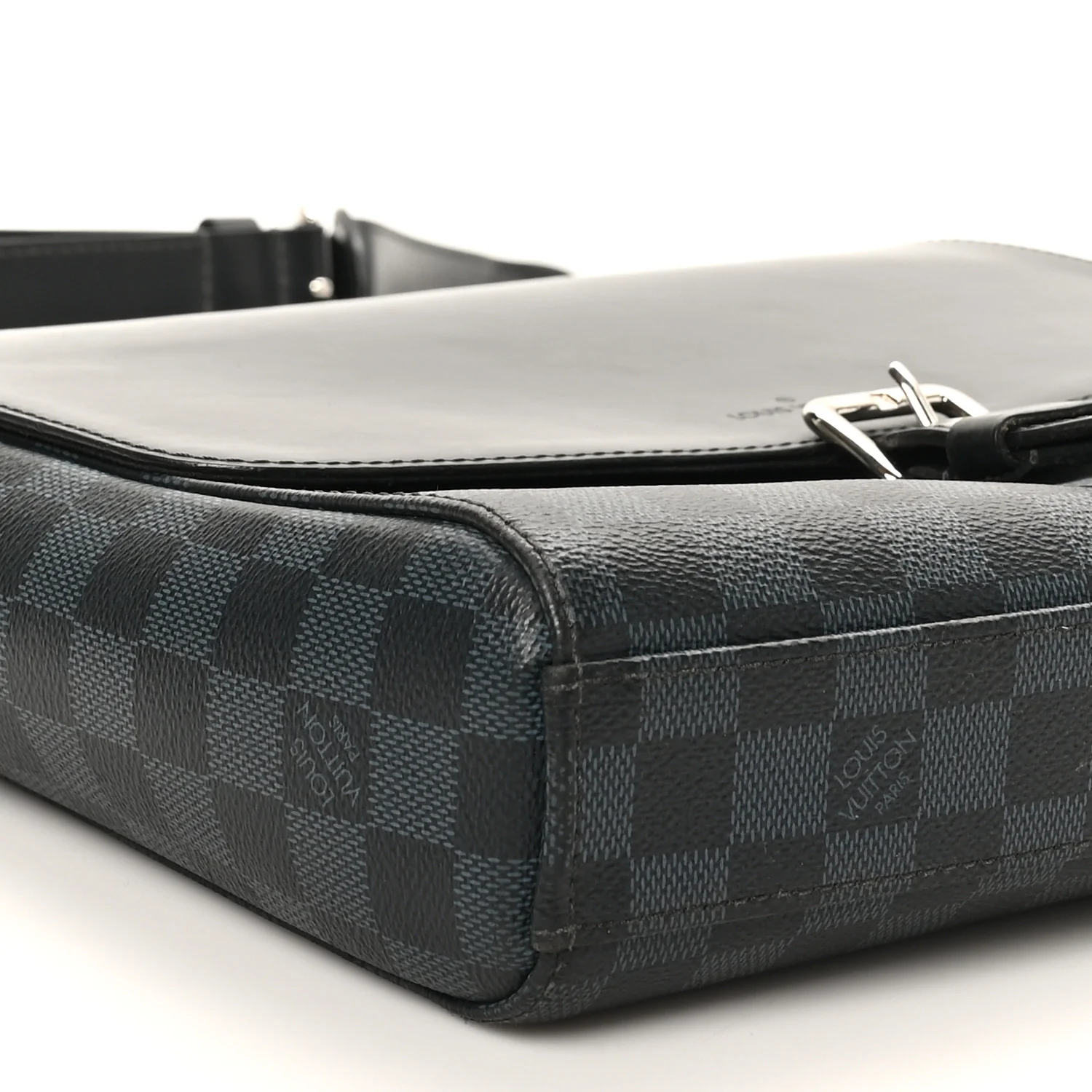 Damier Cobalt Newport Messenger PM - Image 8