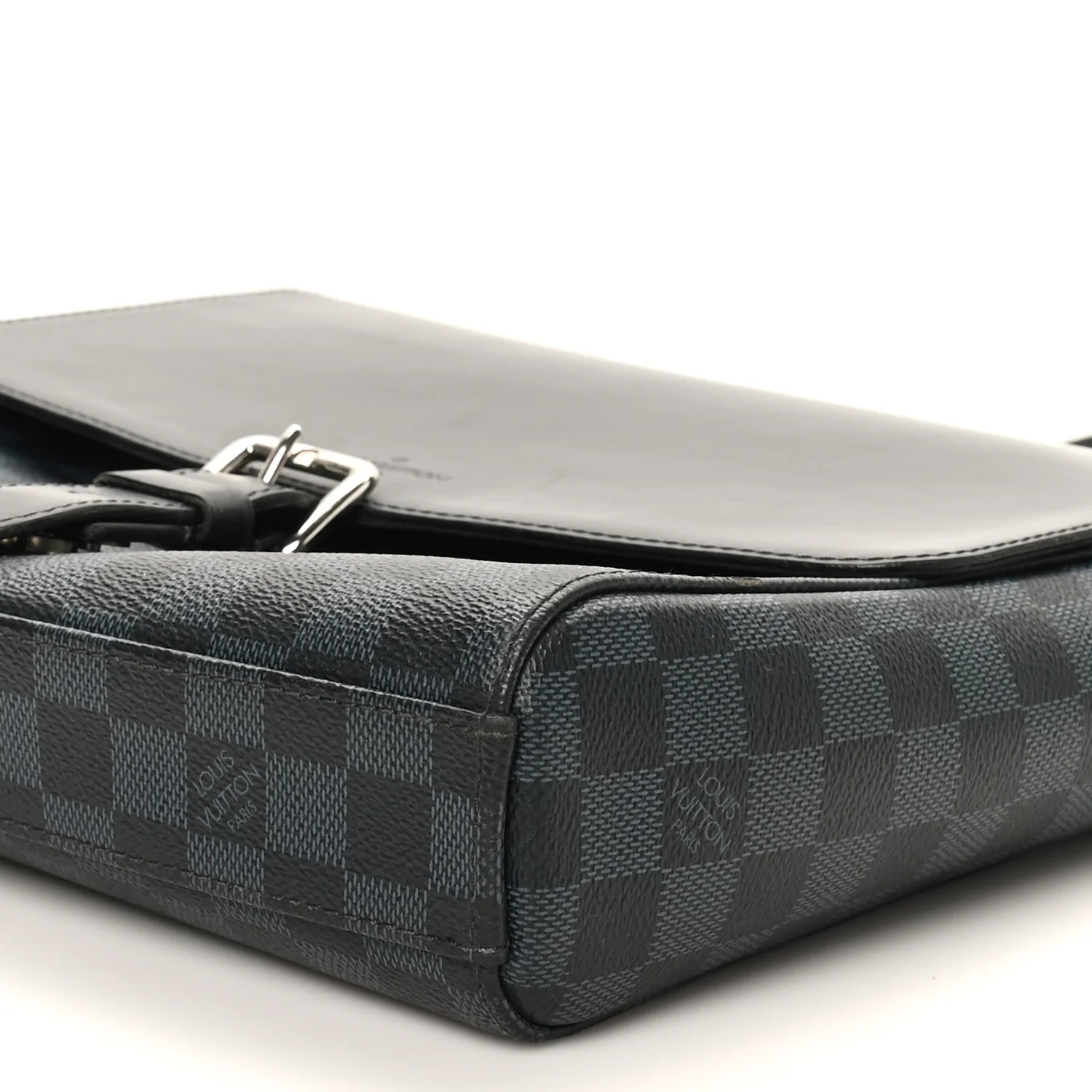 Damier Cobalt Newport Messenger PM - Image 9