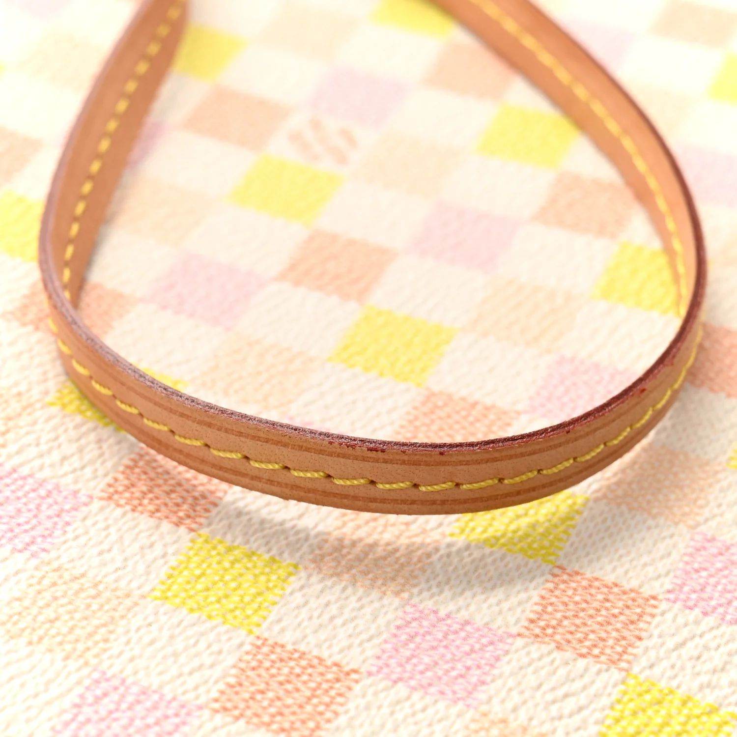 Damier Giant Neverfull MM Pochette Peach - Image 9