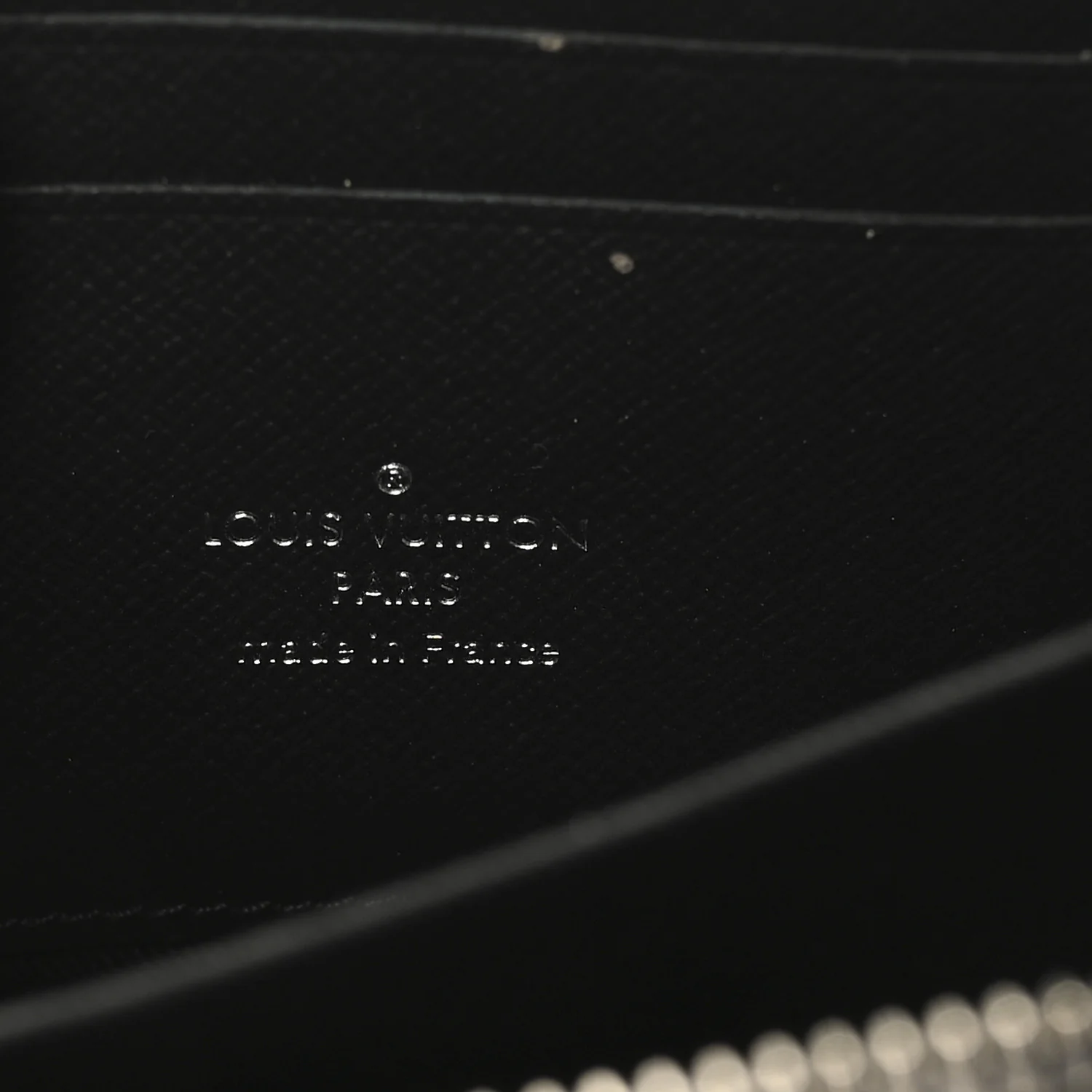 Damier Graphite Alpha Wearable Wallet - Image 6