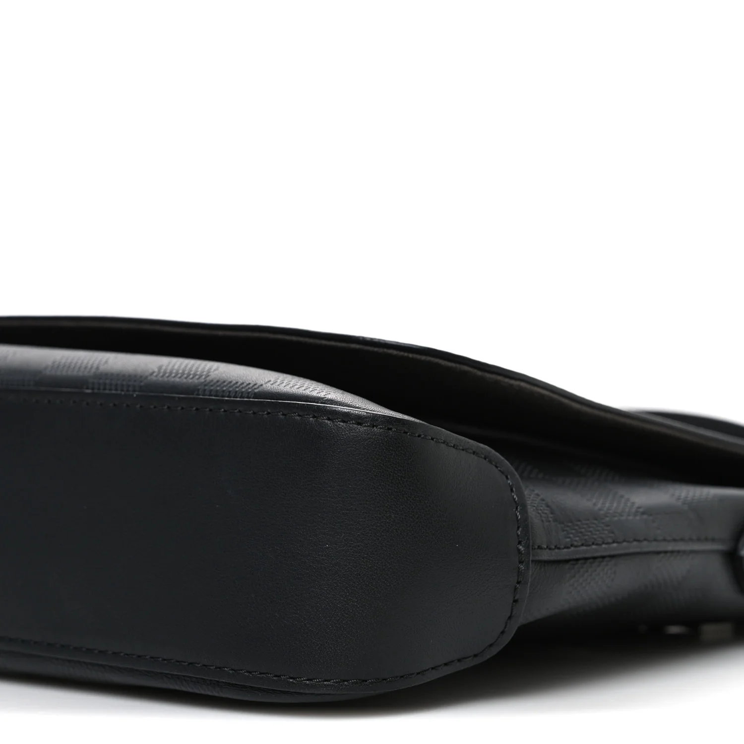 Damier Infini District Messenger Onyx - Image 10