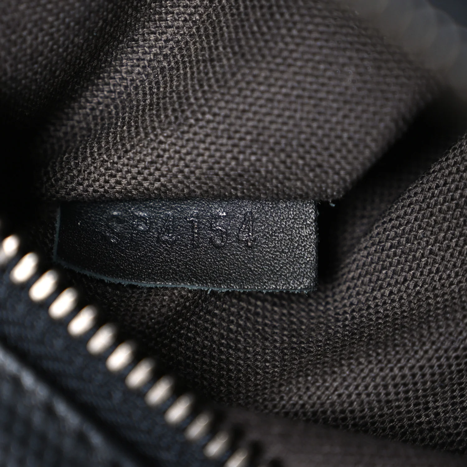 Damier Infini District Messenger Onyx - Image 7