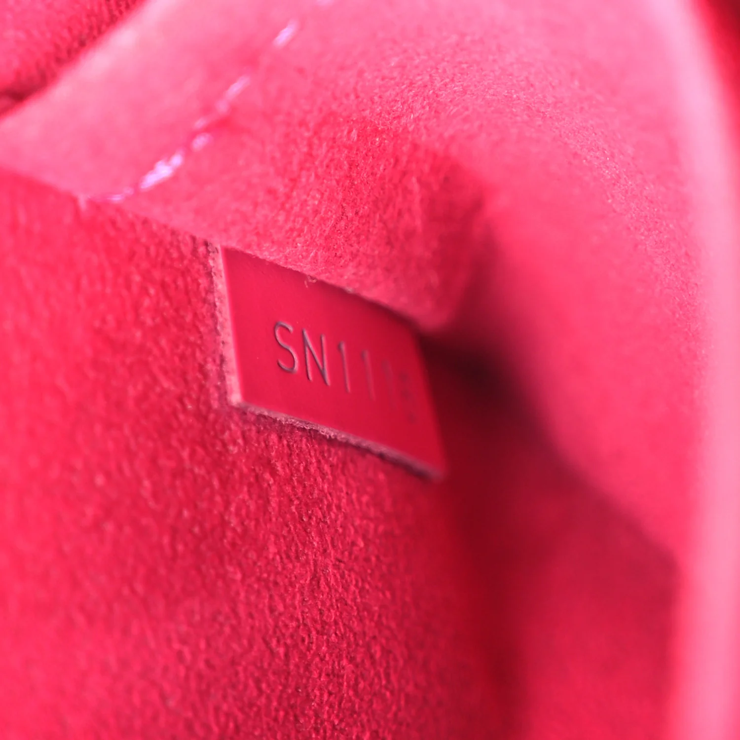 Epi Alma BB Hot Pink - Image 7