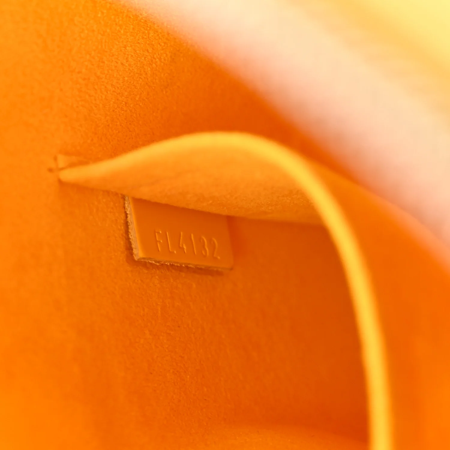 Epi Alma PM Citron - Image 7