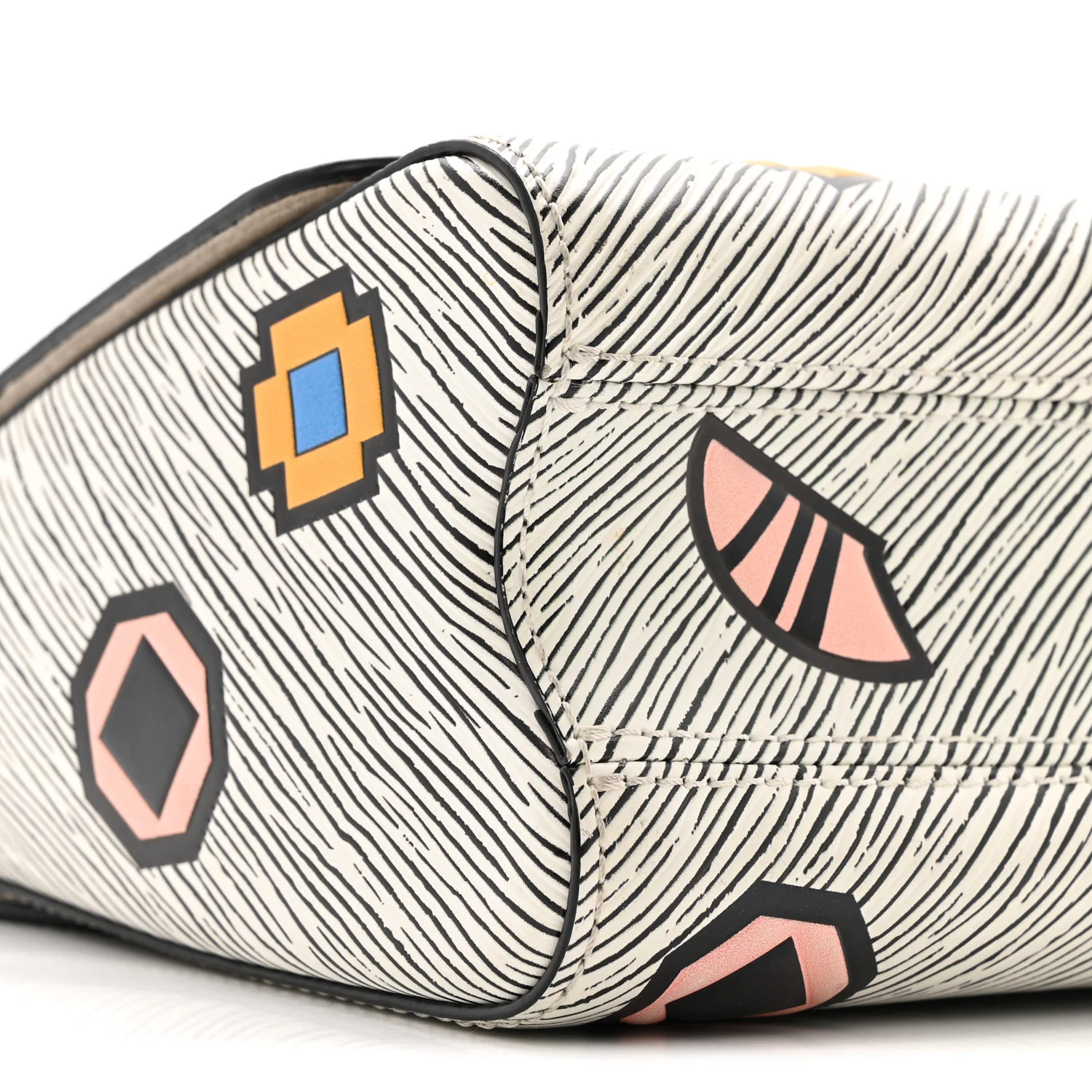 Epi Azteque Twist Shoulder Bag MM White - Image 9