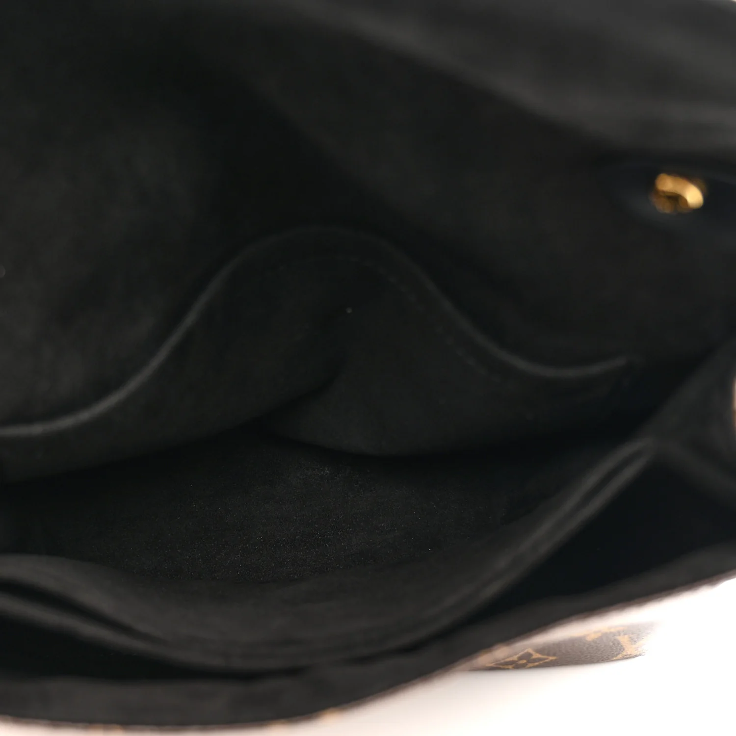 Epi Monogram Saint Michel Black - Image 6