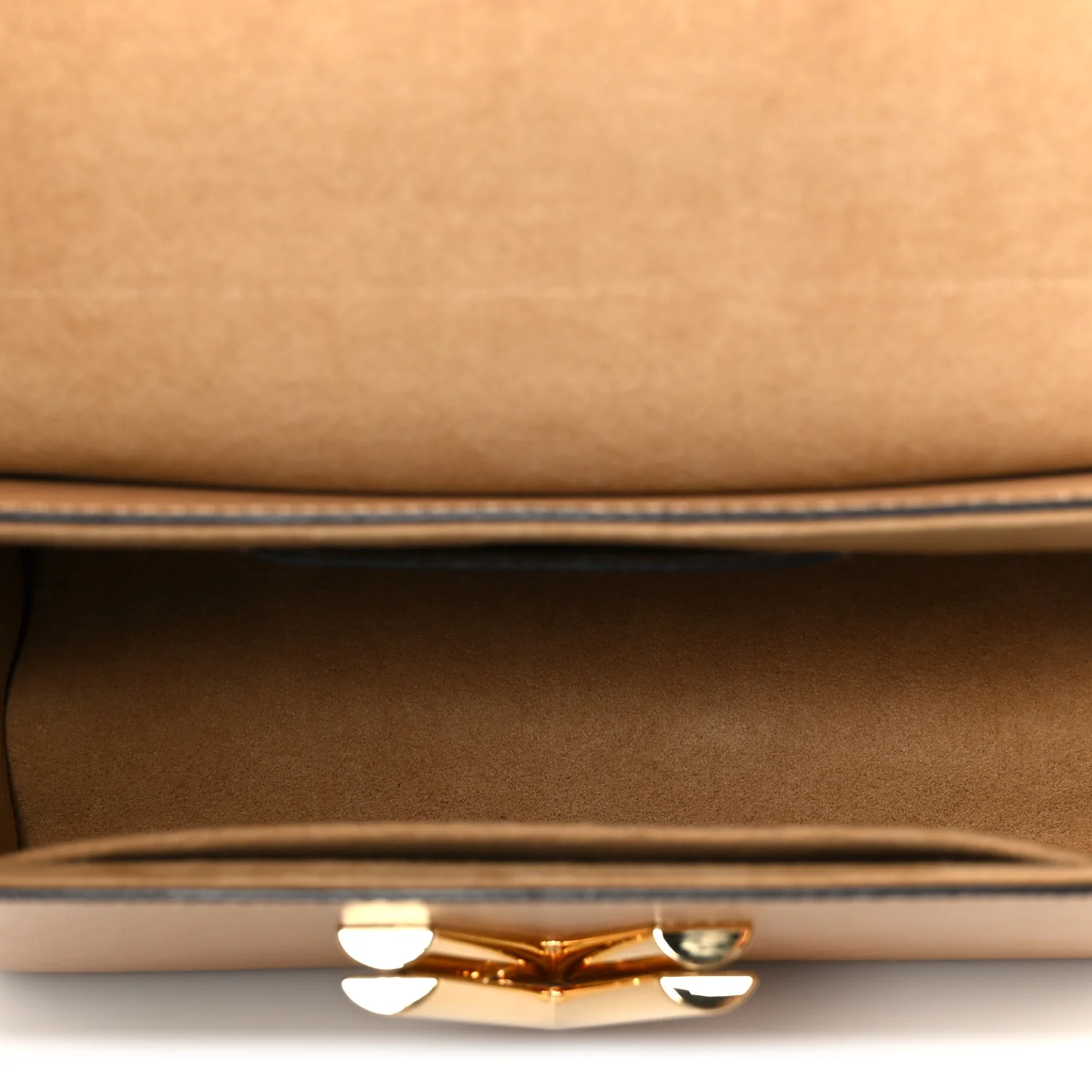 Epi Twist Shoulder Bag MM Camel - Image 6