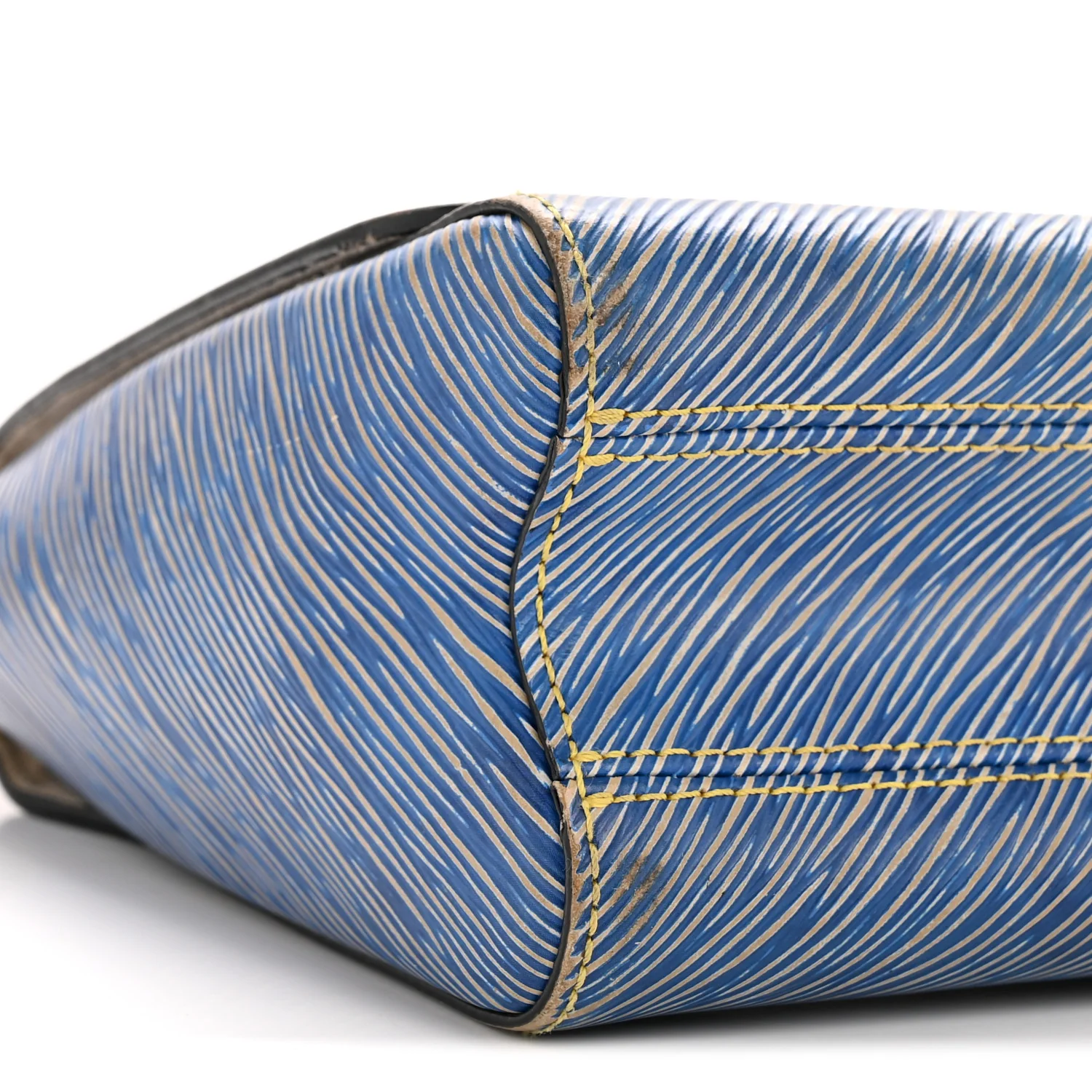 Epi Twist Shoulder Bag MM Denim Light - Image 9