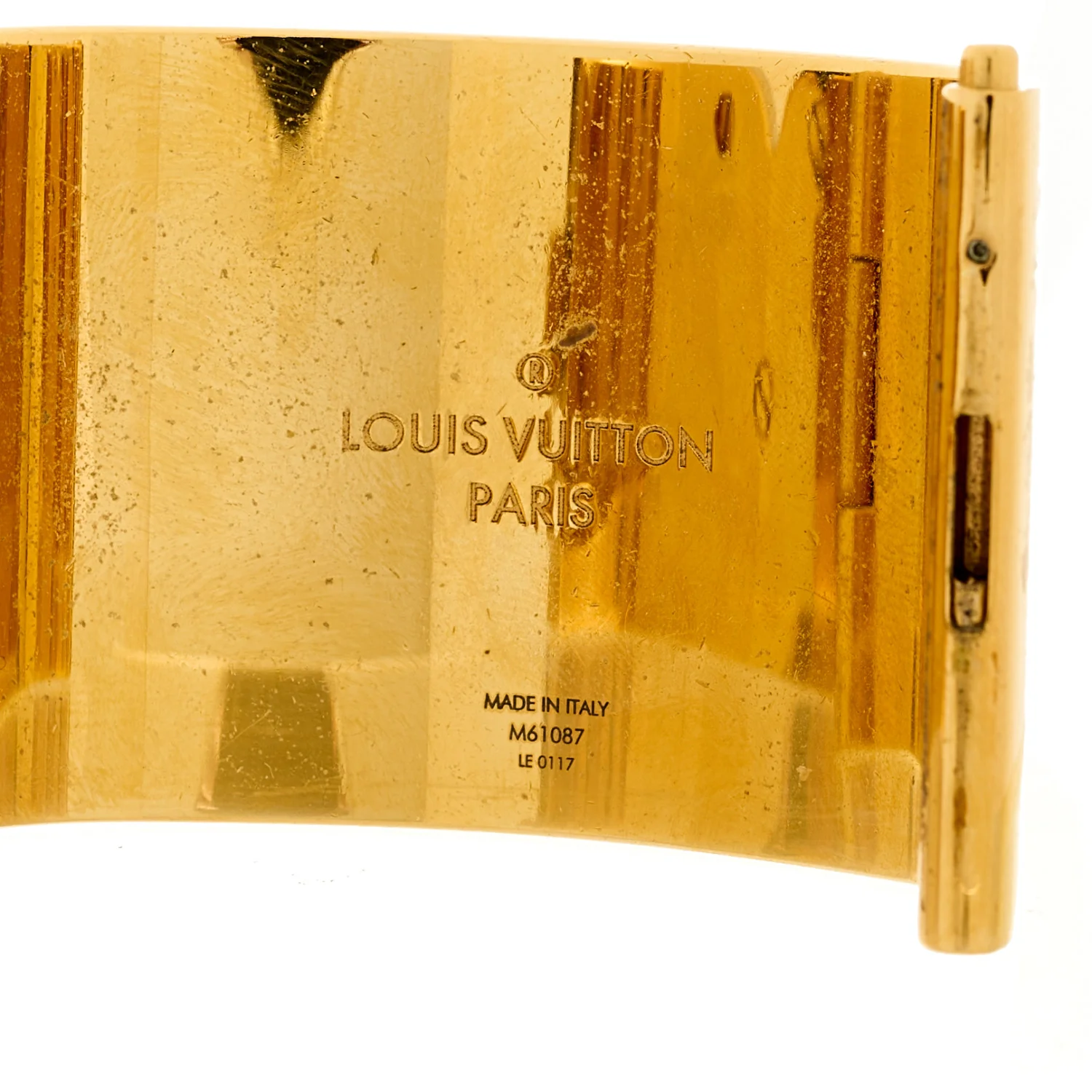 Essential V Cuff Gold - Image 4
