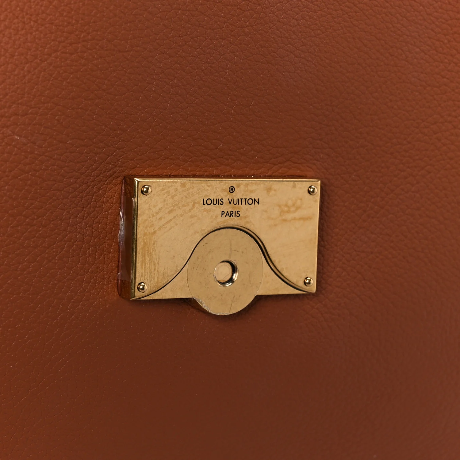 Grained Calfskin Low Key Messenger Cognac - Image 7
