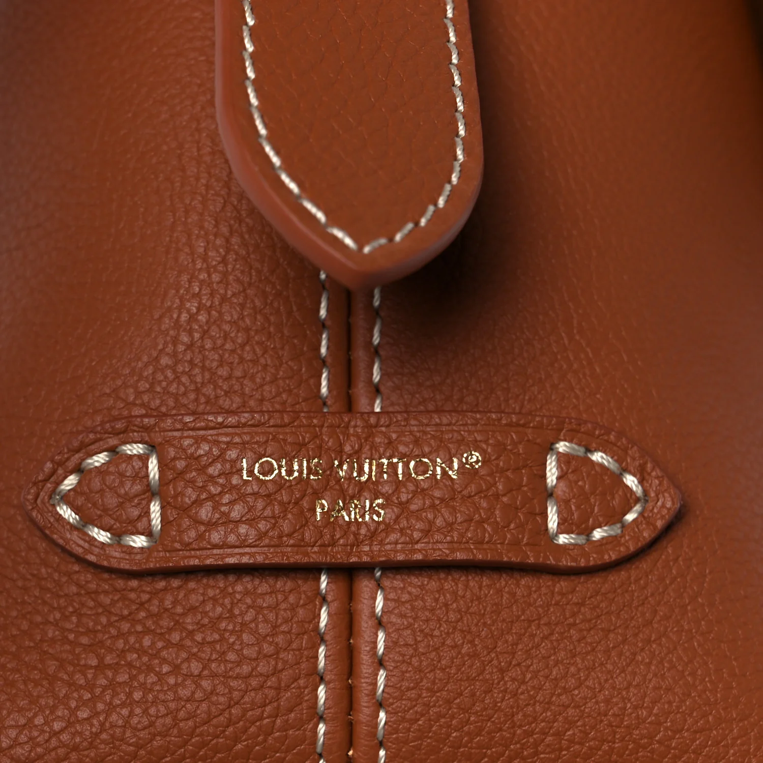 Grained Calfskin Low Key Messenger Cognac - Image 9