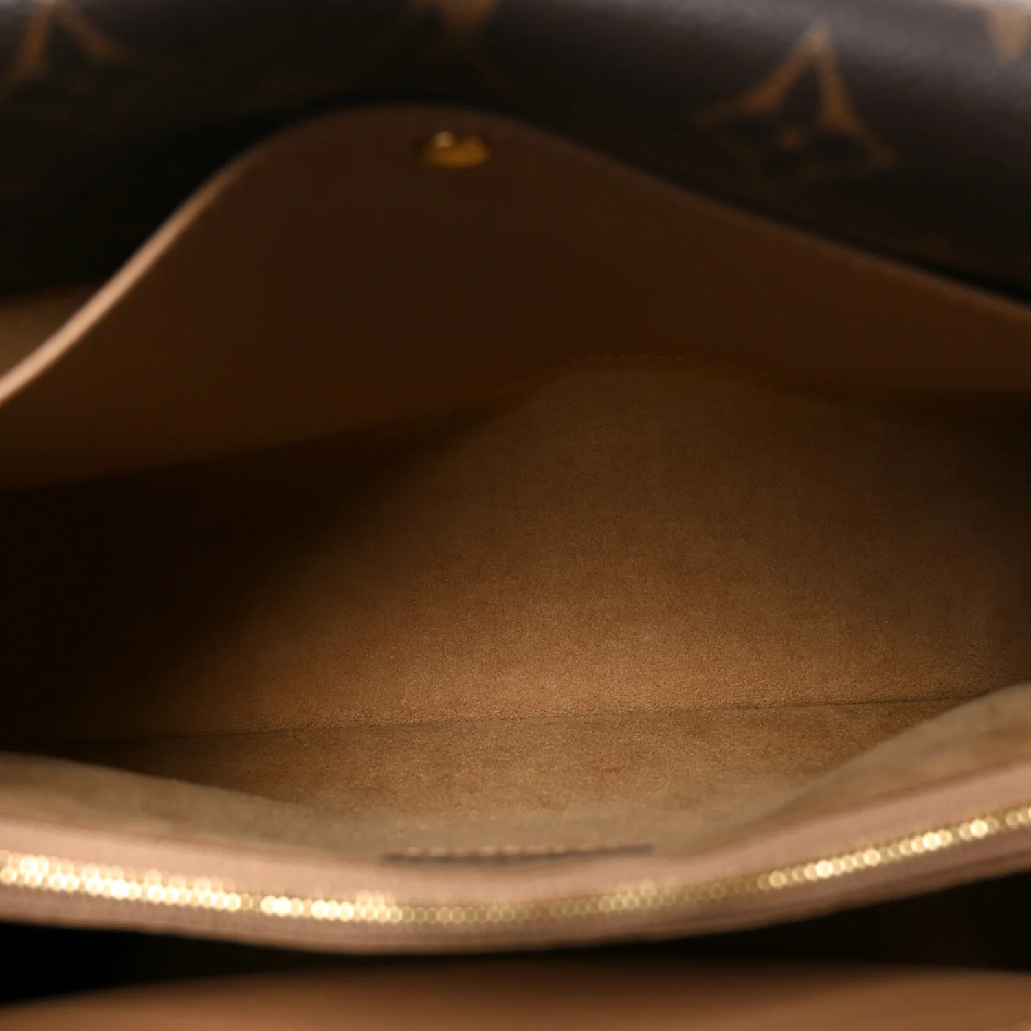 Grained Calfskin Monogram Double V Sesame - Image 5