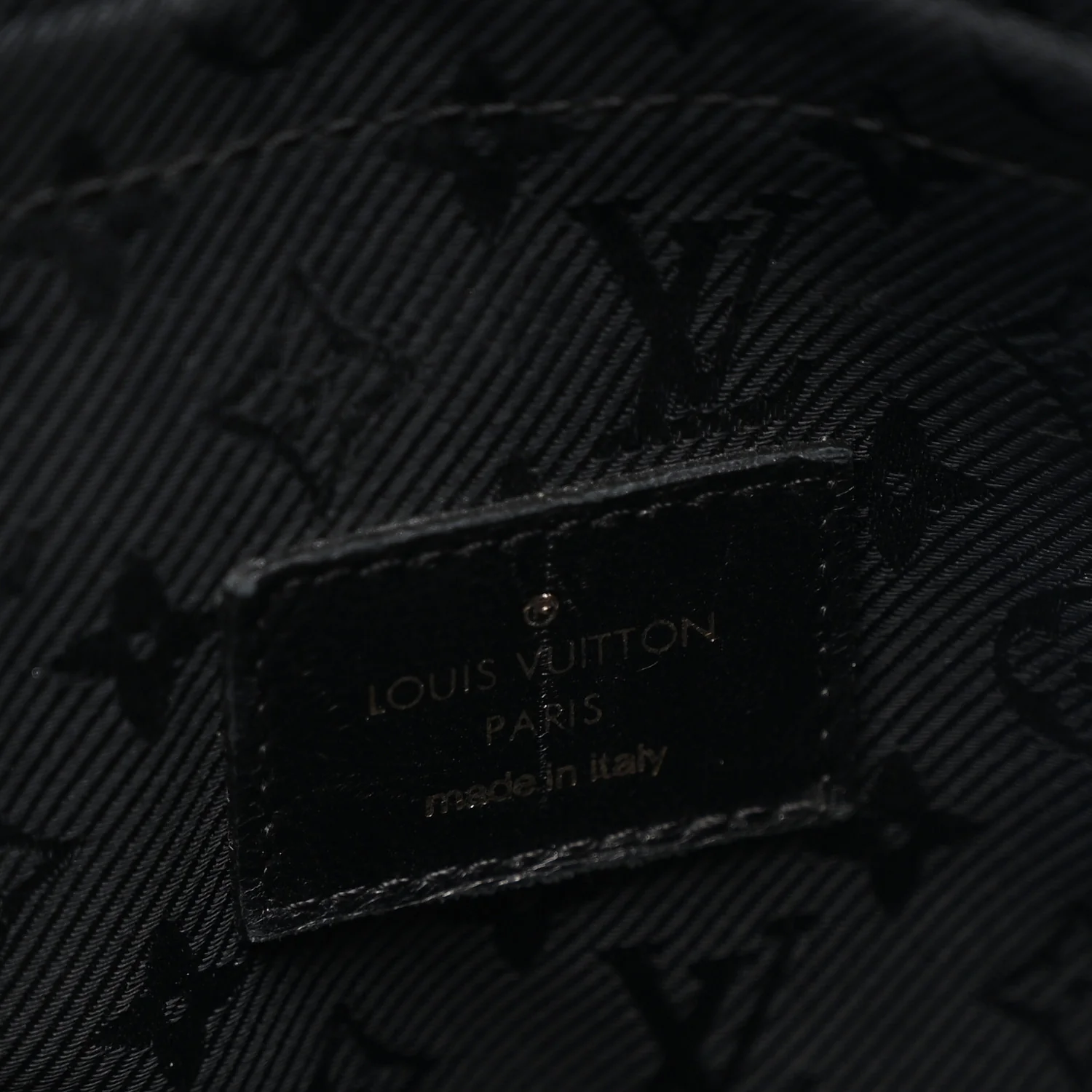 Lambskin Riveting Black - Image 6