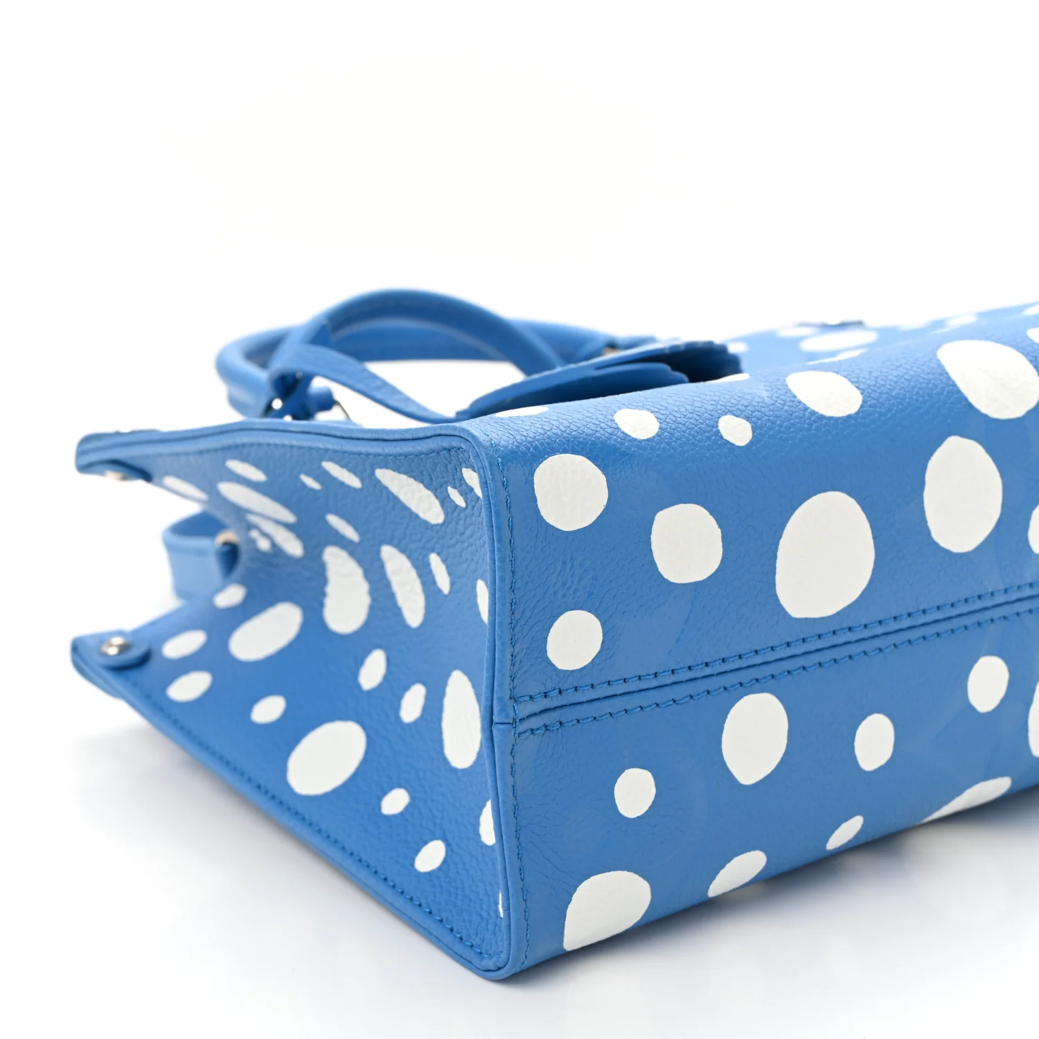 LV X YK Empreinte Monogram Giant Onthego PM Blue White - Image 10