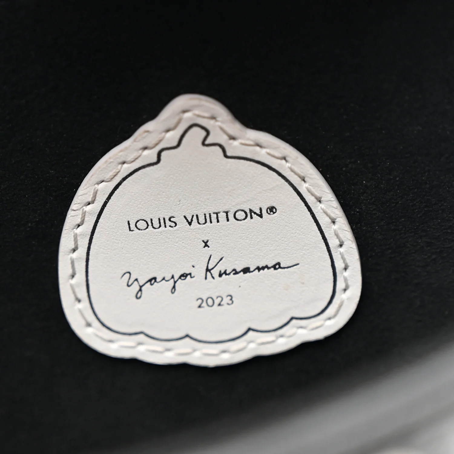 LV X YK Empreinte Monogram Giant Pochette Metis Black - Image 6