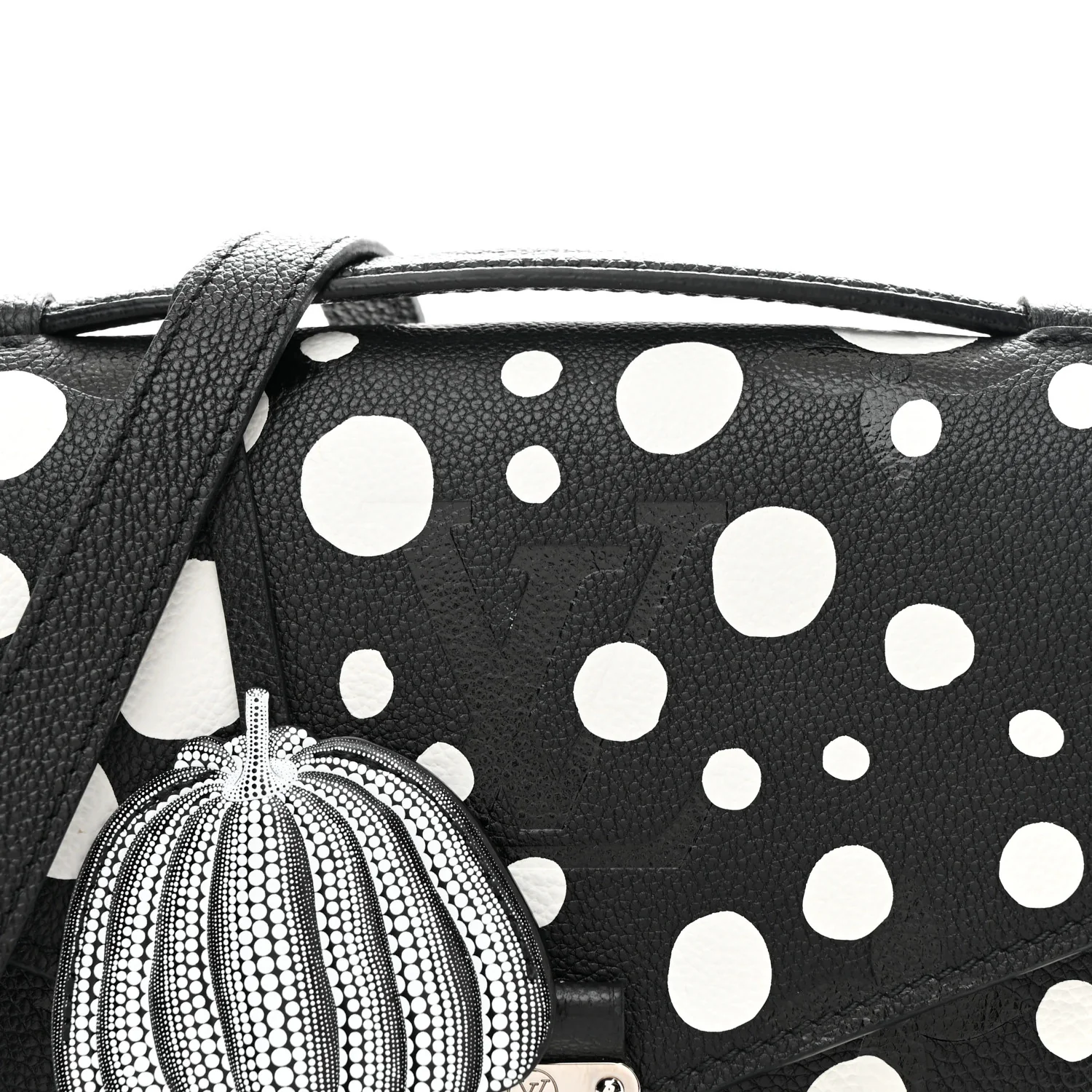 LV X YK Empreinte Monogram Giant Pochette Metis Black - Image 7