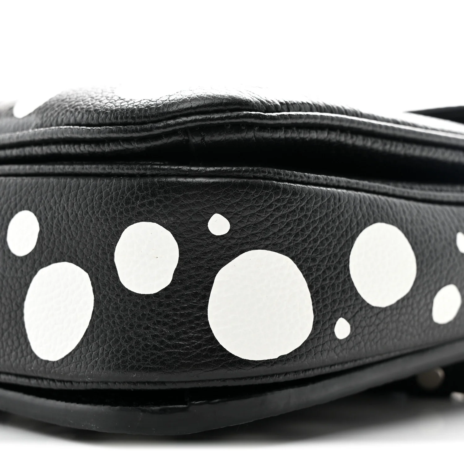 LV X YK Empreinte Monogram Giant Pochette Metis Black - Image 9