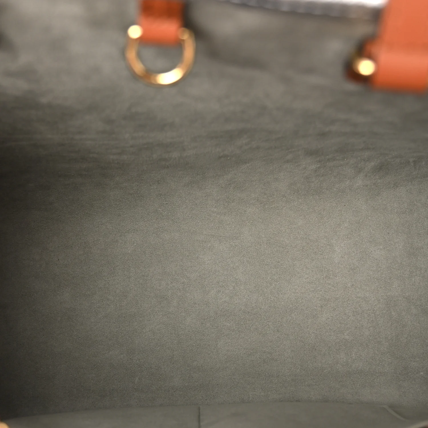 Metallic Monogram LV Garden OnTheGo MM Silver - Image 5