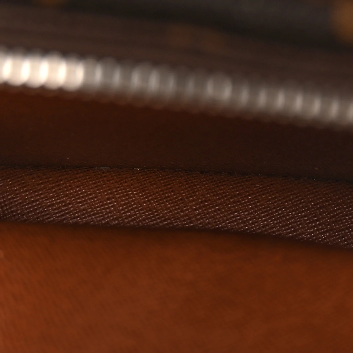 Monogram Amazone - Image 6