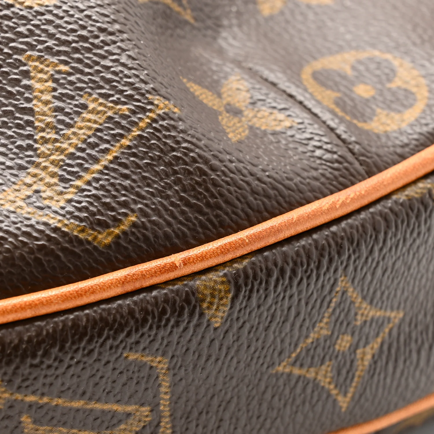Monogram Croissant GM - Image 11