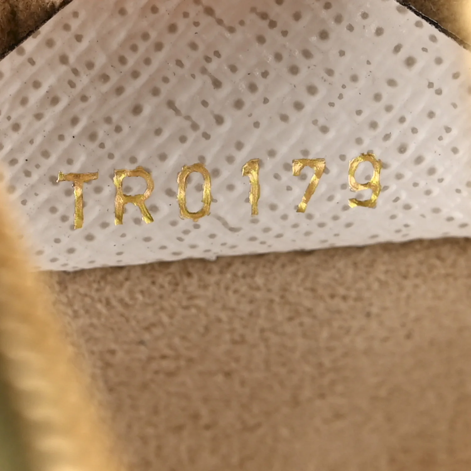 Monogram Giant Beach Pouch Kaki - Image 7