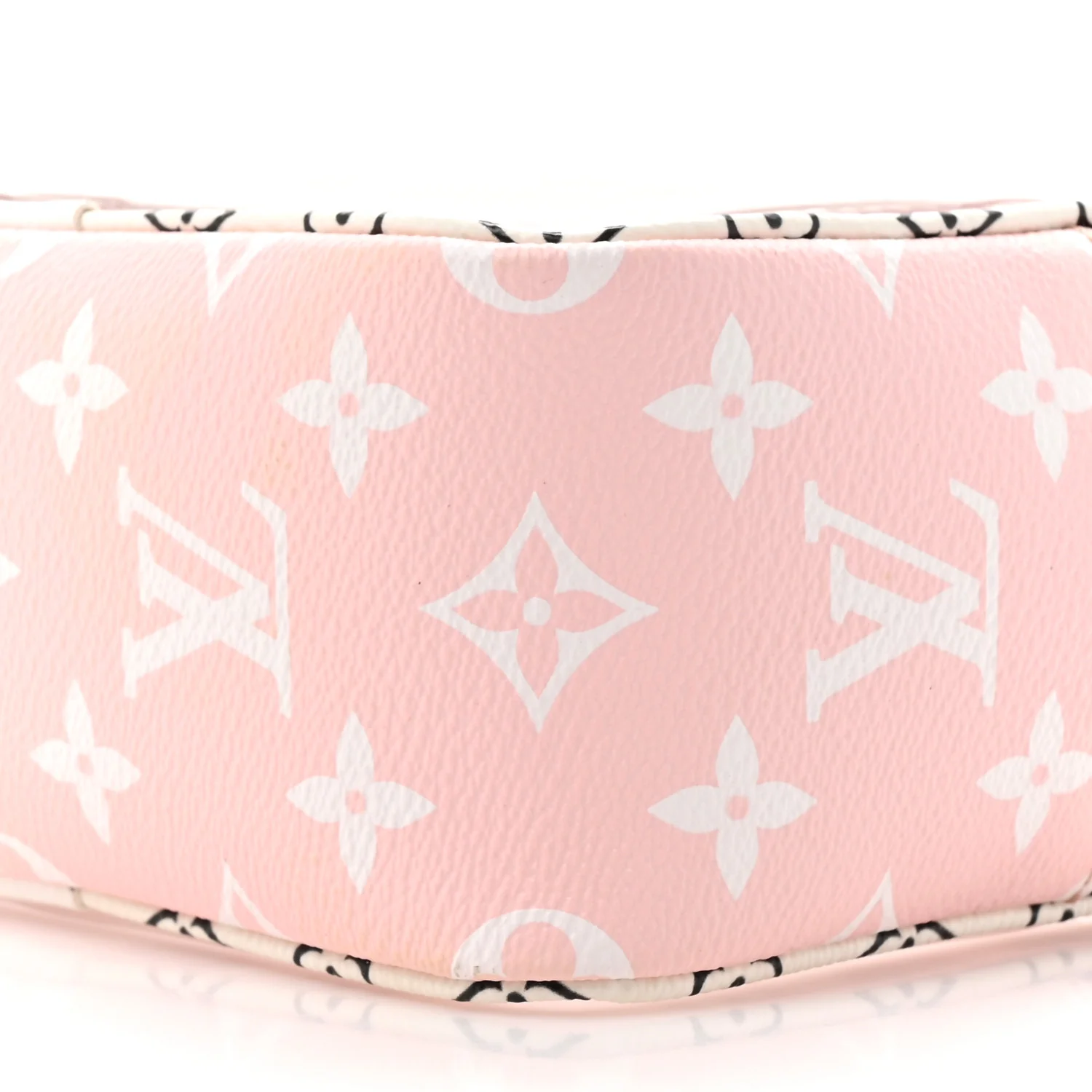 Monogram Giant Beach Pouch Rouge - Image 8