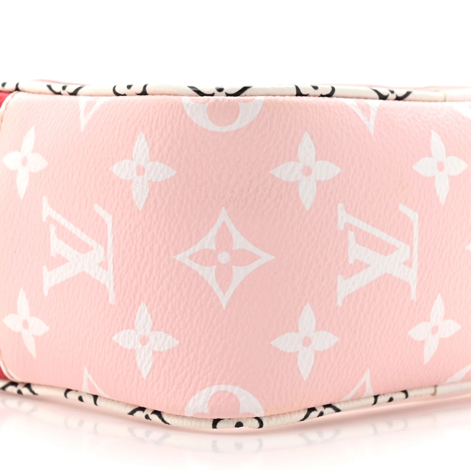 Monogram Giant Beach Pouch Rouge - Image 9