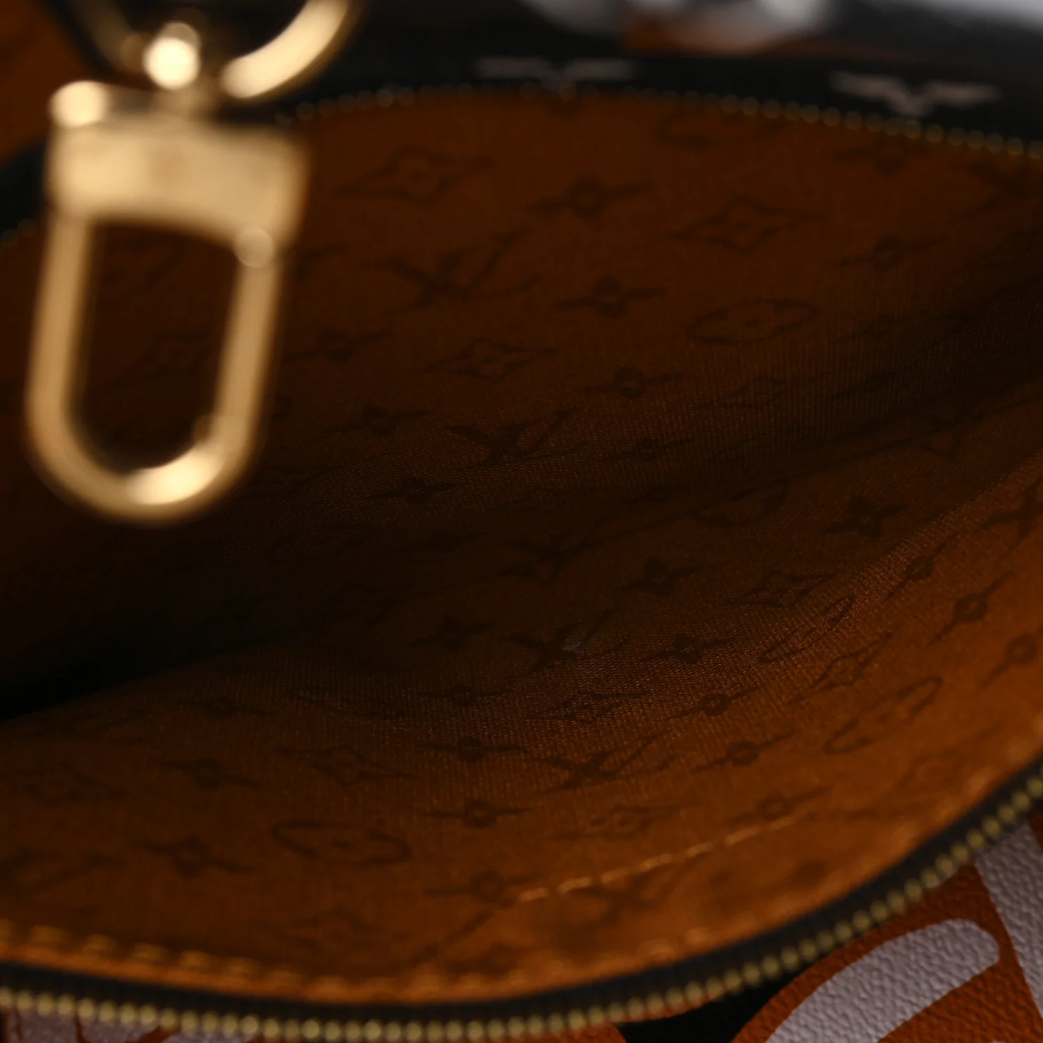 Monogram Giant Crafty Neverfull MM Creme Caramel - Image 12