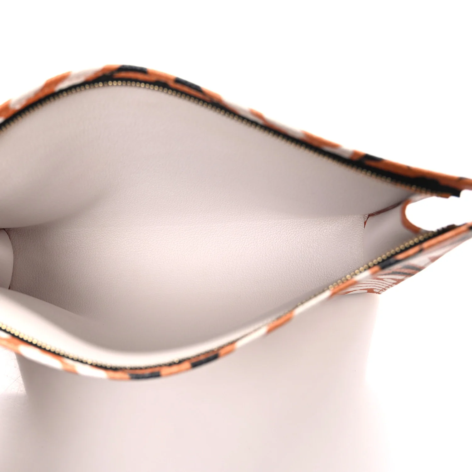 Monogram Giant Crafty Pochette Toiletry 26 Creme Caramel - Image 5