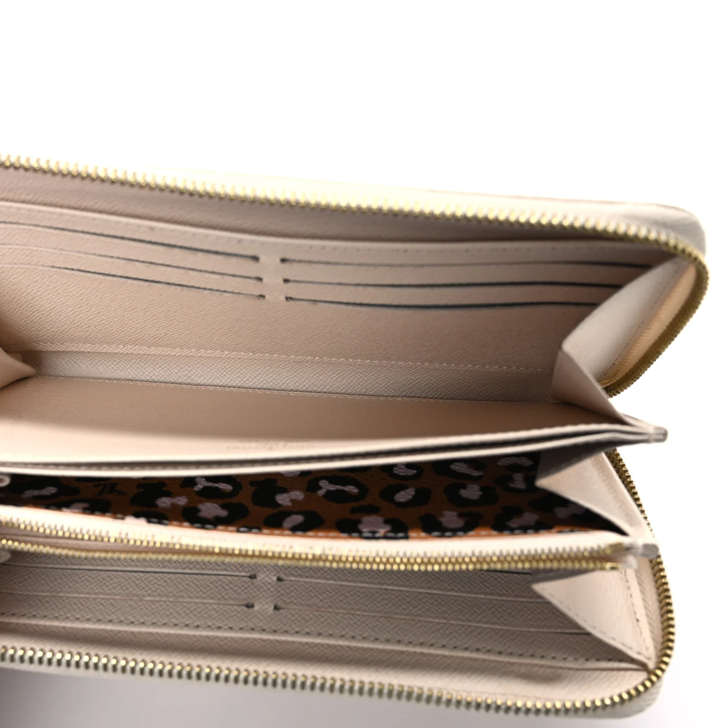 Monogram Giant Wild At Heart Zippy Wallet Creme - Image 5