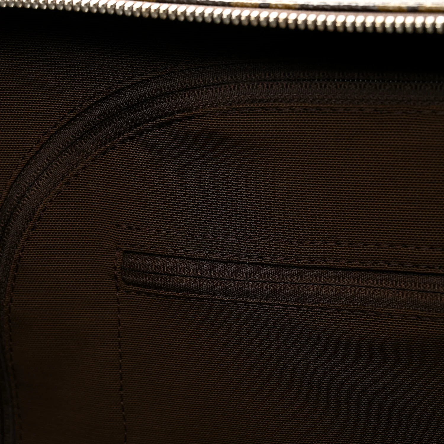 Monogram Horizon 55 - Image 11