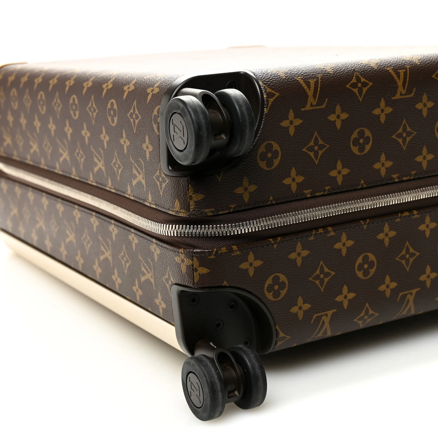 Monogram Horizon 55 - Image 8