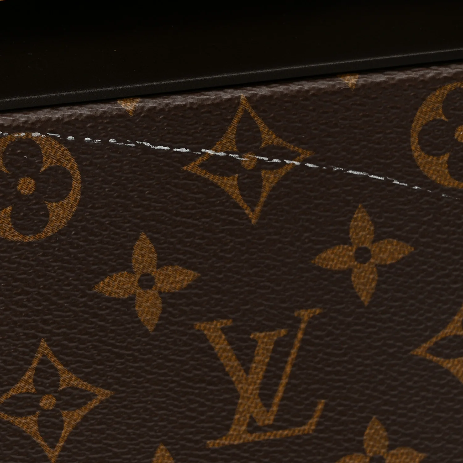 Monogram Horizon 55 - Image 19