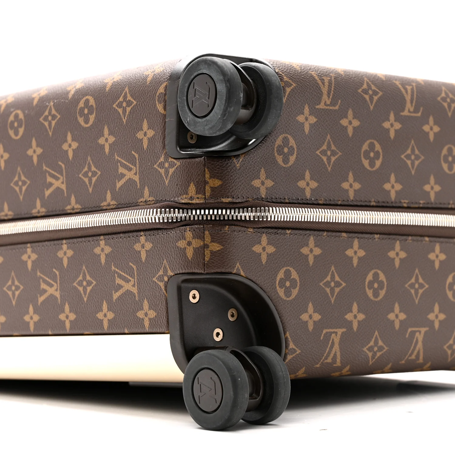 Monogram Horizon 55 - Image 7