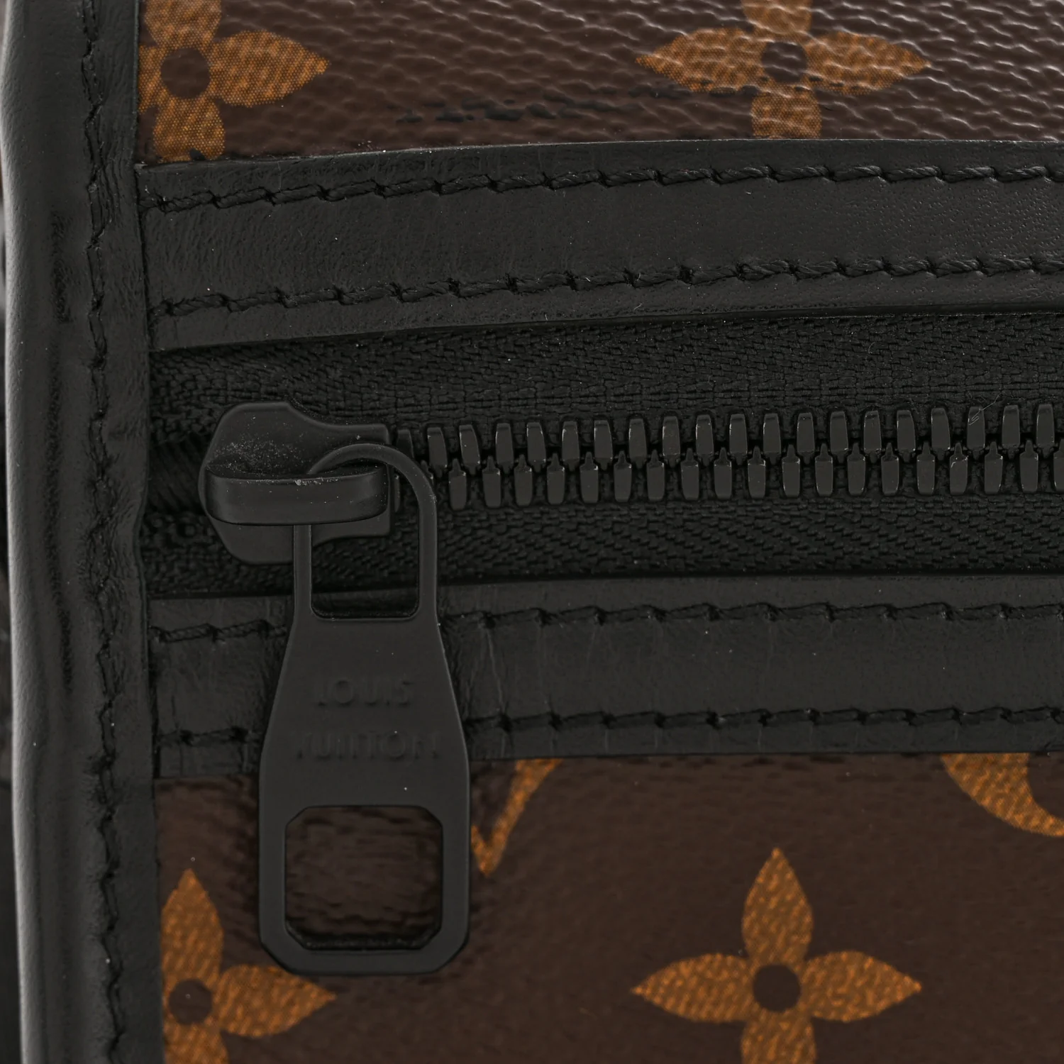 Monogram Macassar Archy Messenger GM - Image 11