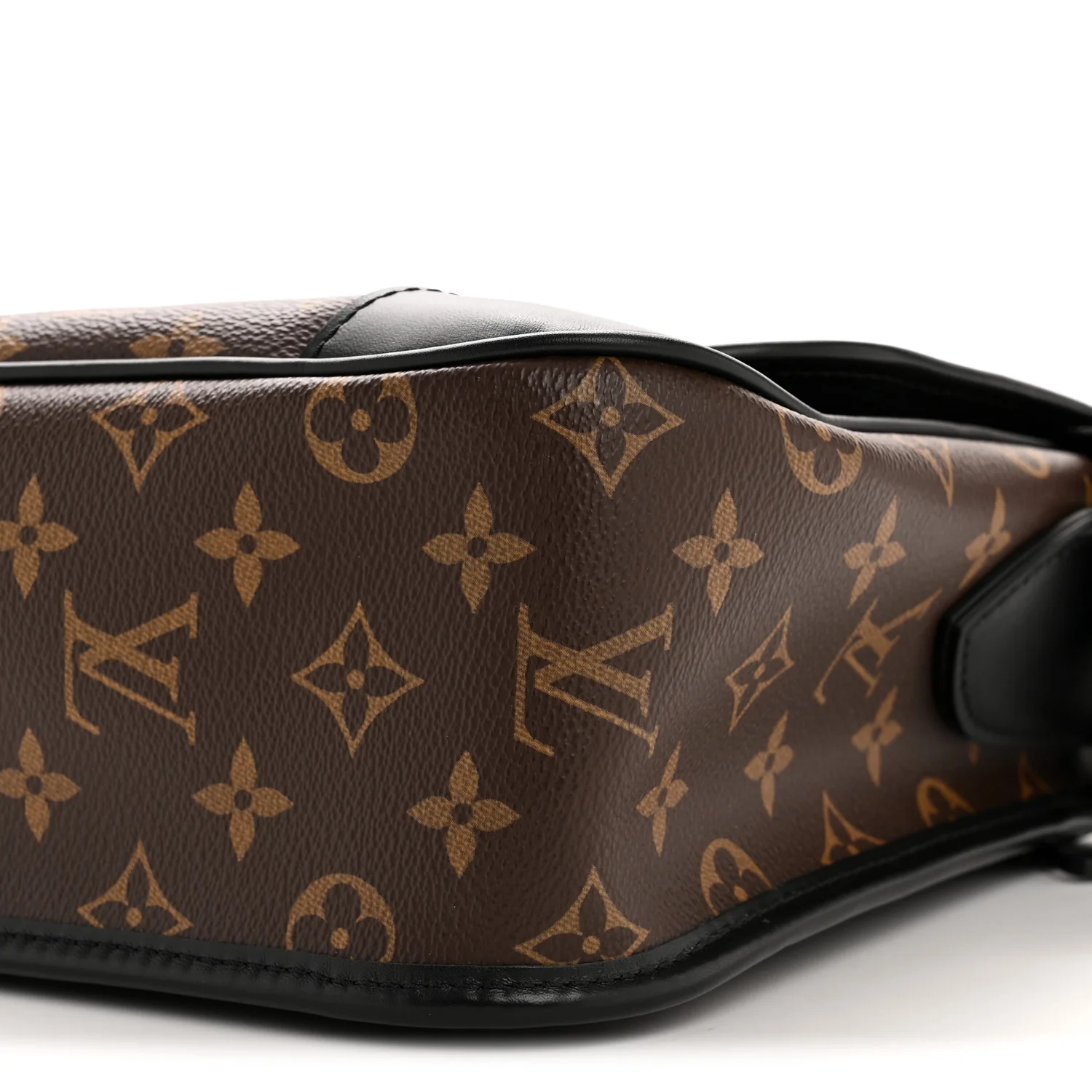 Monogram Macassar Archy Messenger GM - Image 9