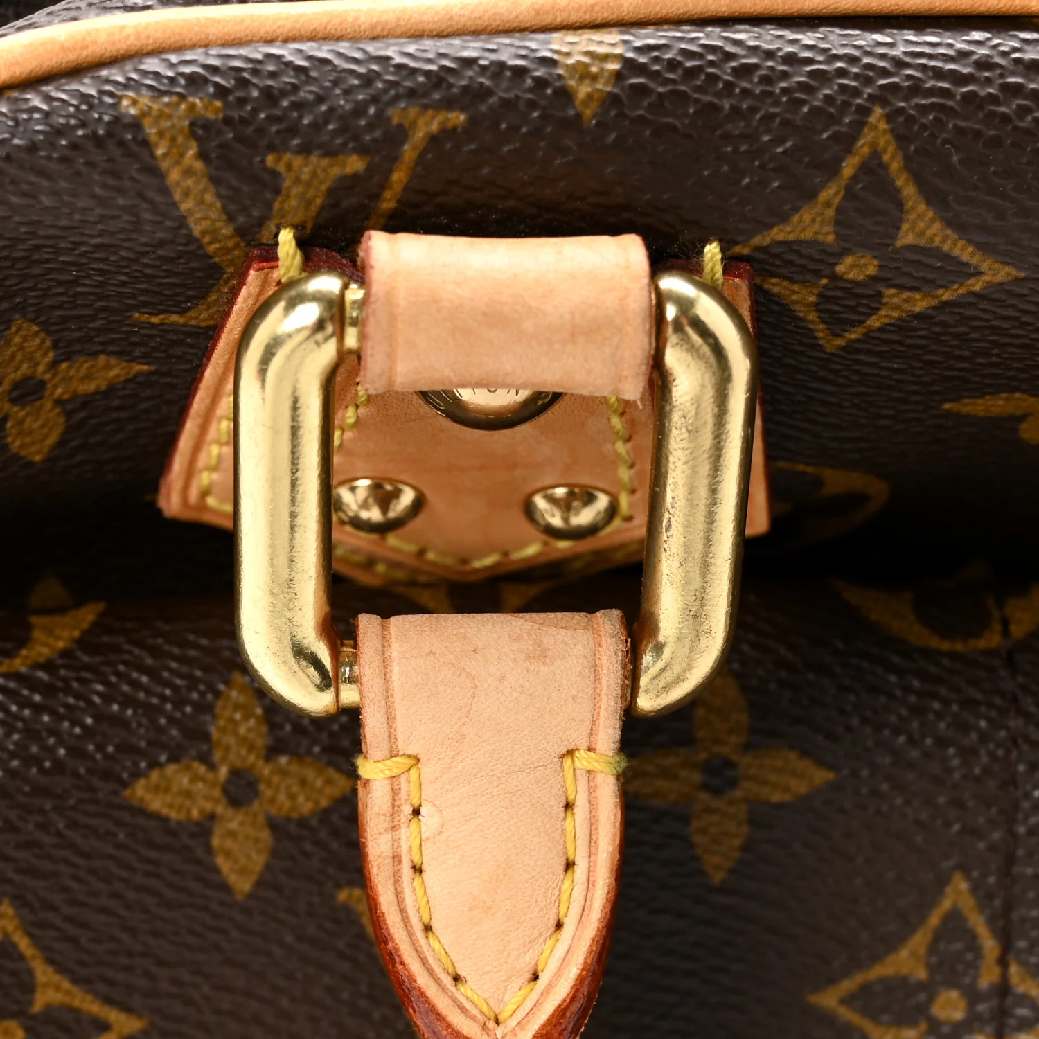 Monogram Manhattan PM - Image 13