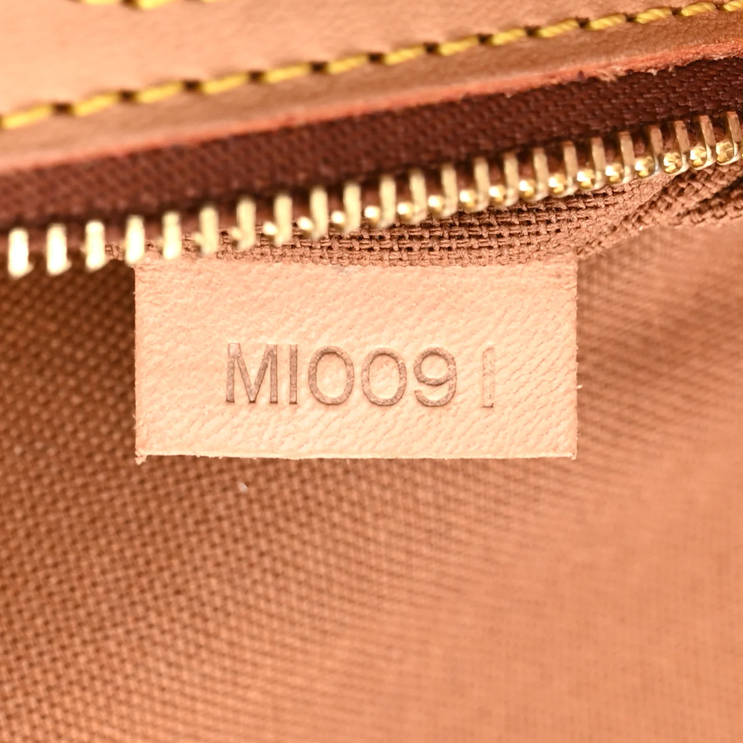 Monogram Mini Looping - Image 7